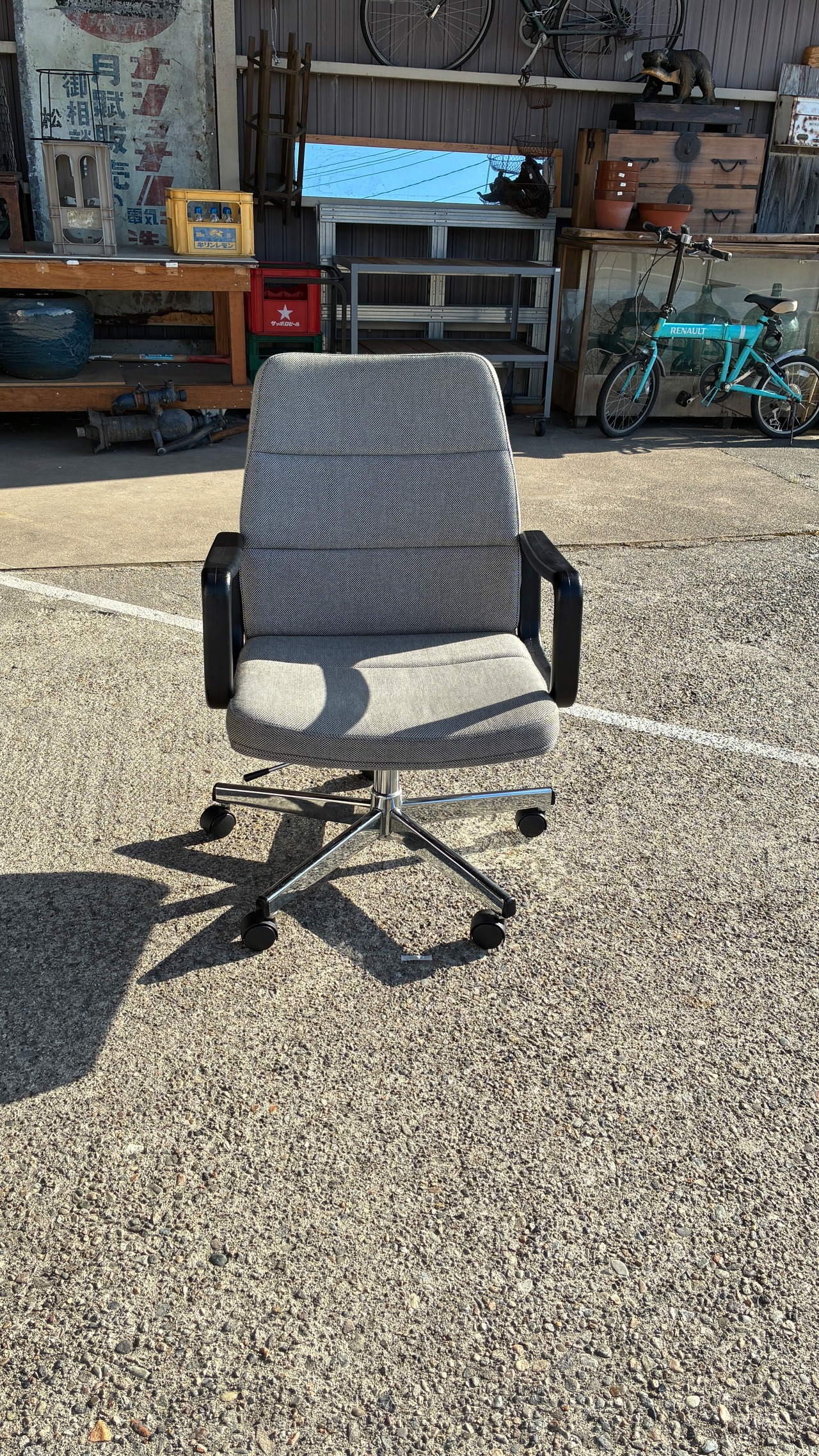 仕事も休憩も支えてくれるchitoseのワークチェア