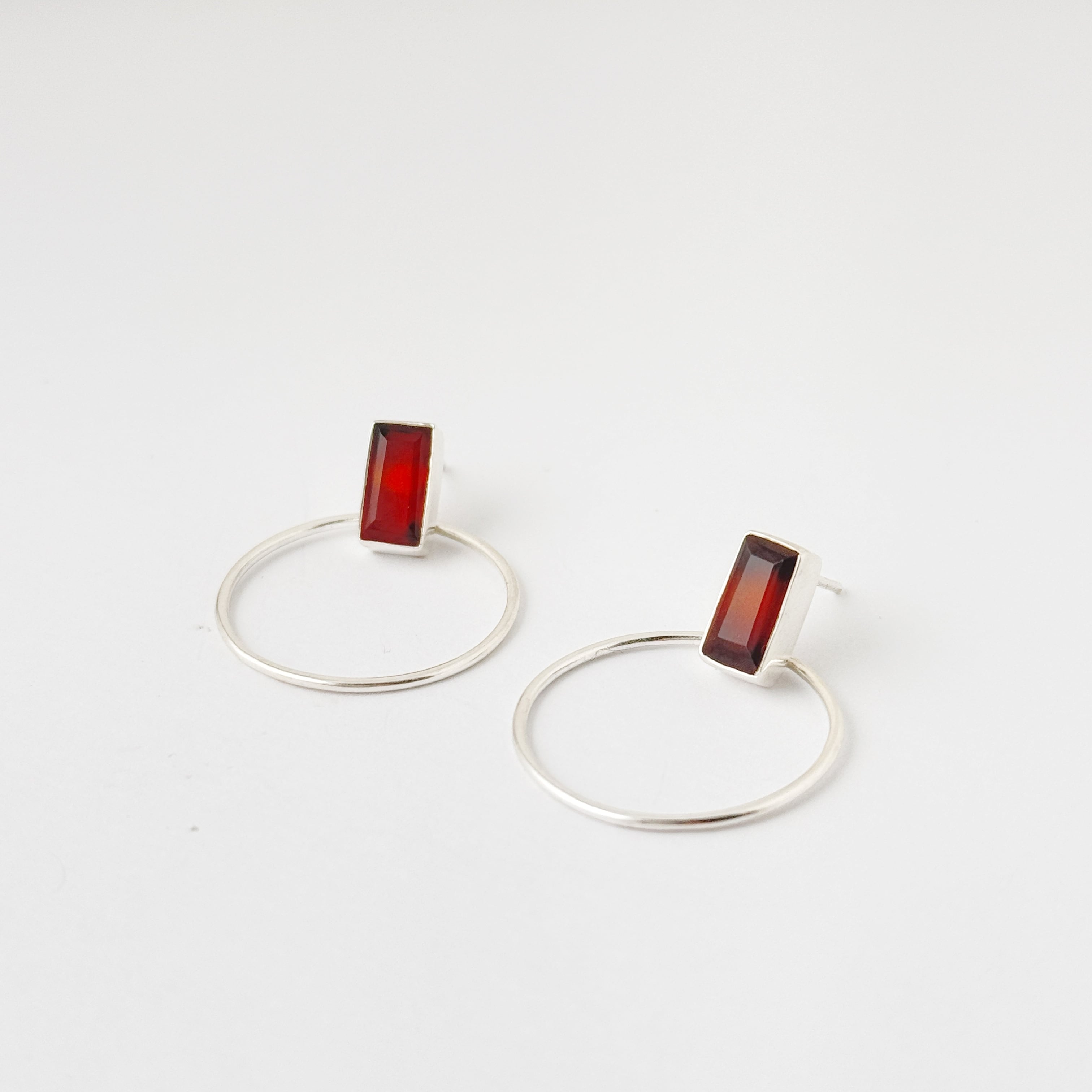 残りわずか】スィングリング スタッド ピアス カーネリアン | 【公式