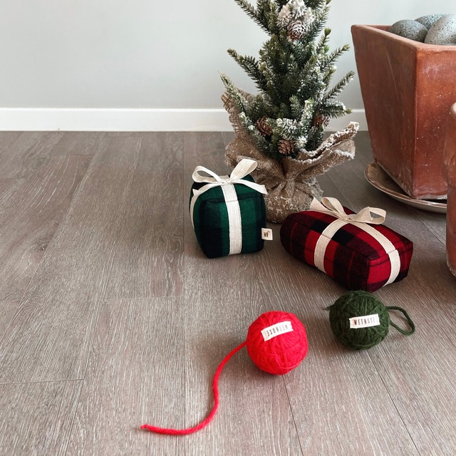 gift box from WETNOSE 猫おもちゃ プレゼント