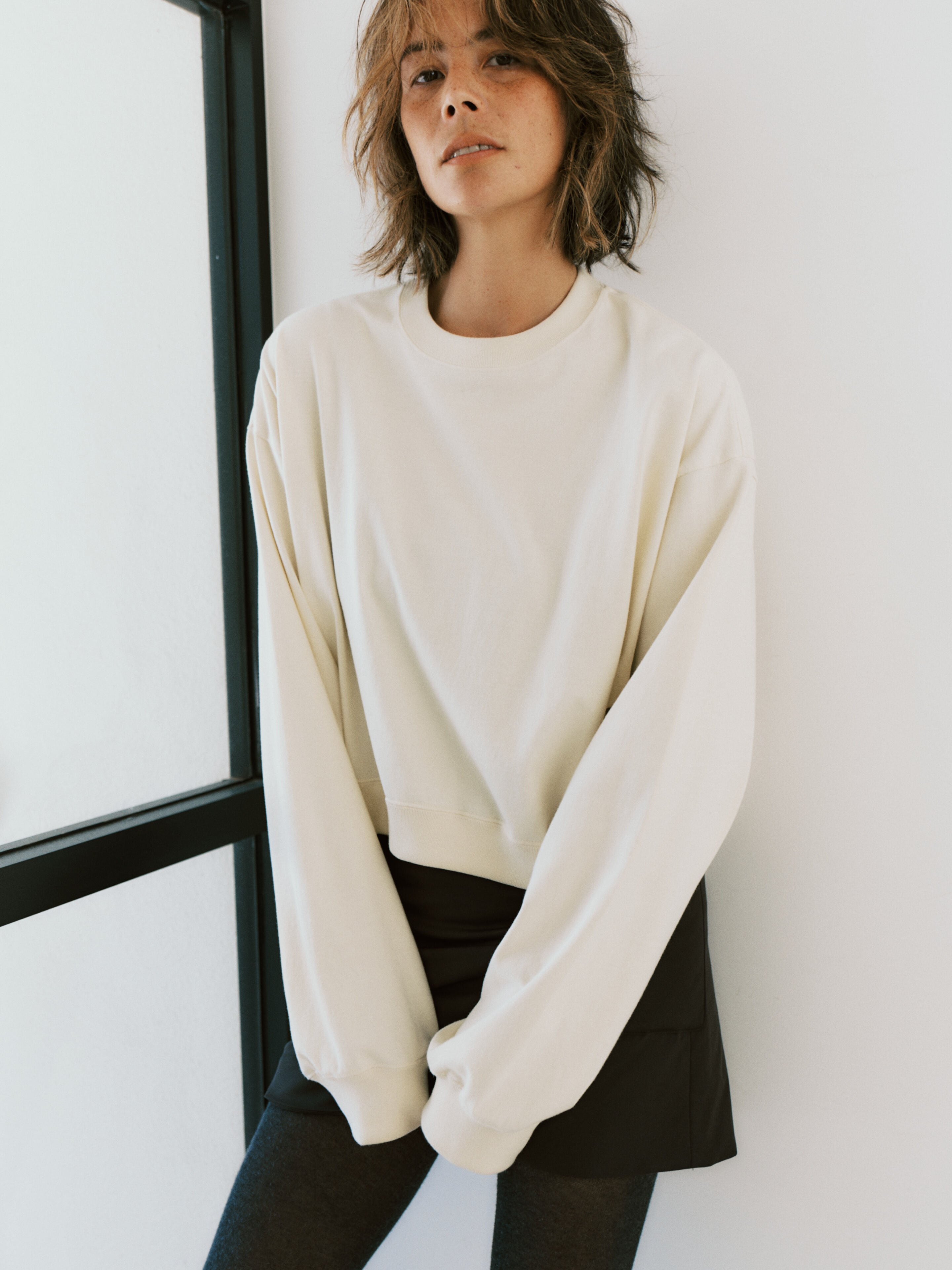 TOMBOY SWEAT SHIRT (butter milk) TNH23200-41 | THE NEWHOUSE powered by BASE