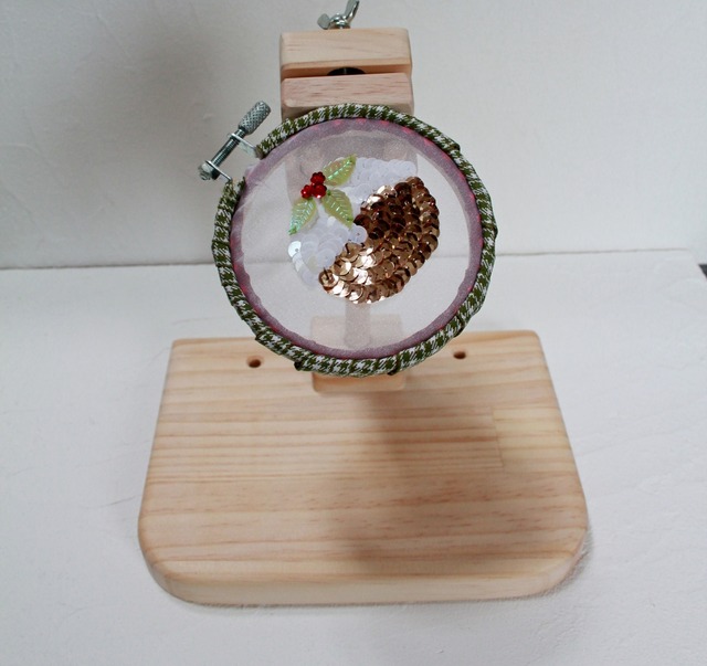 刺繍丸枠スタンドb ２種のグリップが付属 刺繍フープスタンド 刺繍スタンド 刺繍枠 刺繍 刺繍台 クロスステッチ リボン刺繍 ニードルワーク 手刺繍 エディ工房