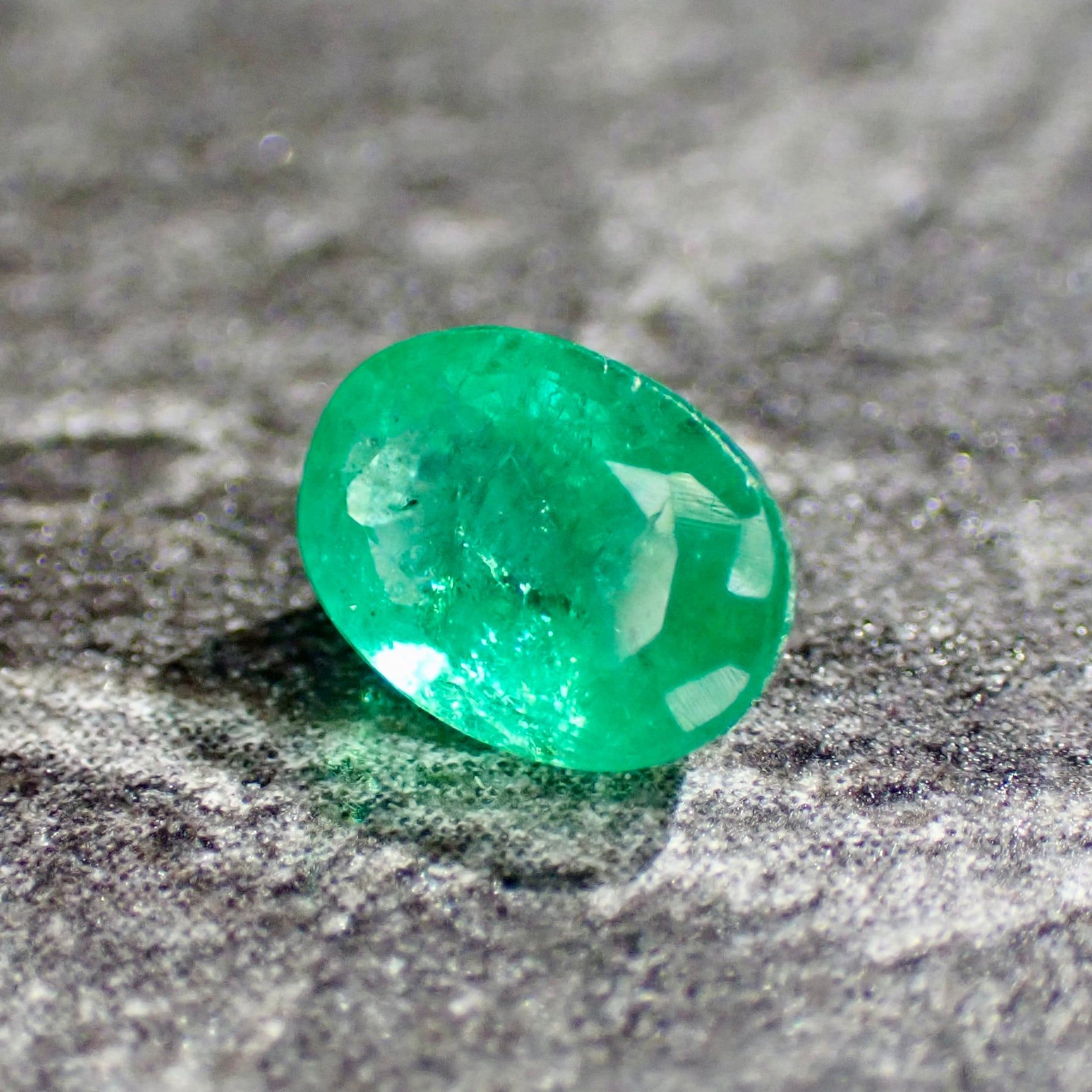 Emerald 6.8×4.9mm 0.77ct Zambia | One Loose