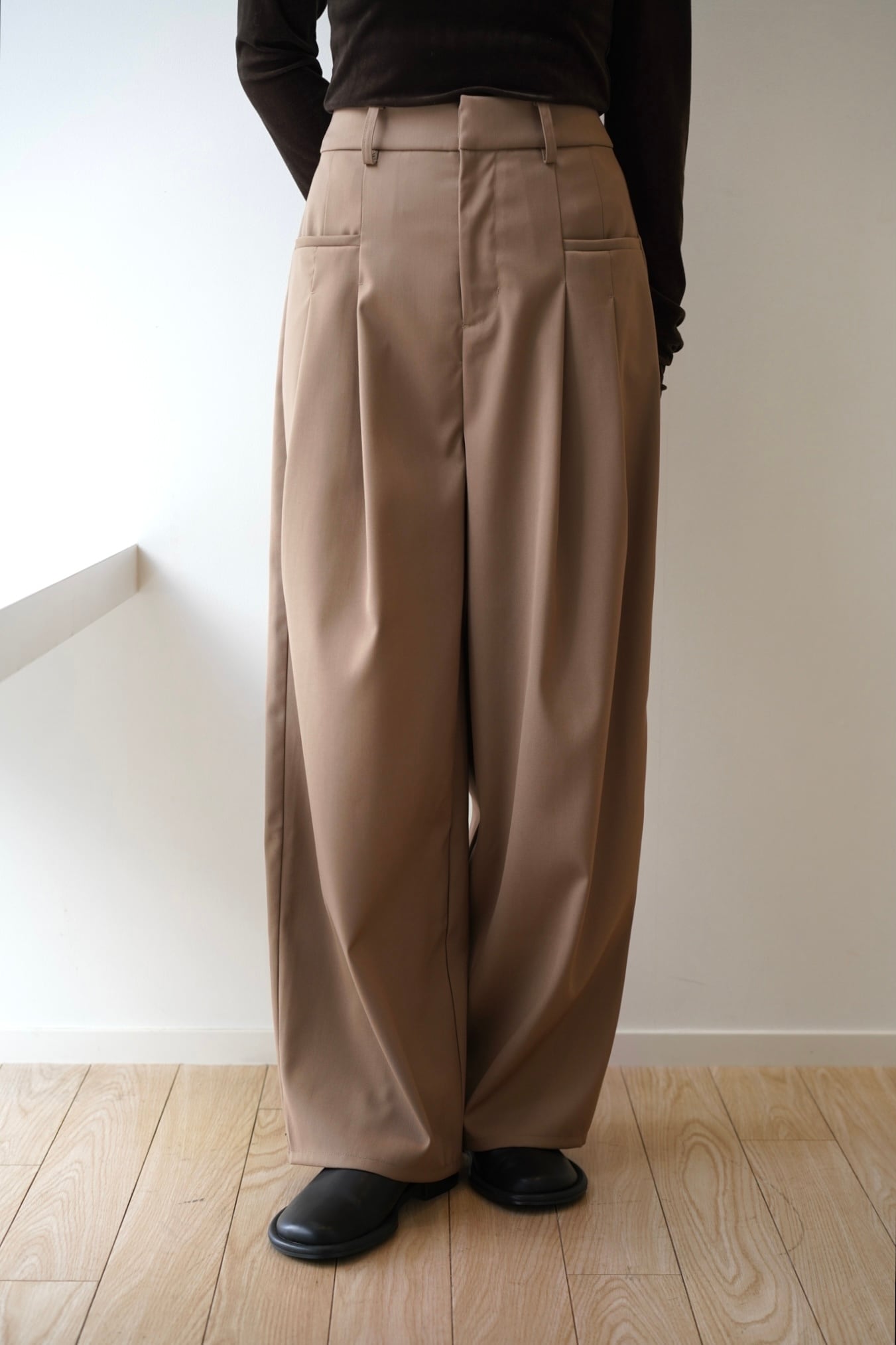 Tuck cocoon pants タックコクーンパンツ Beige