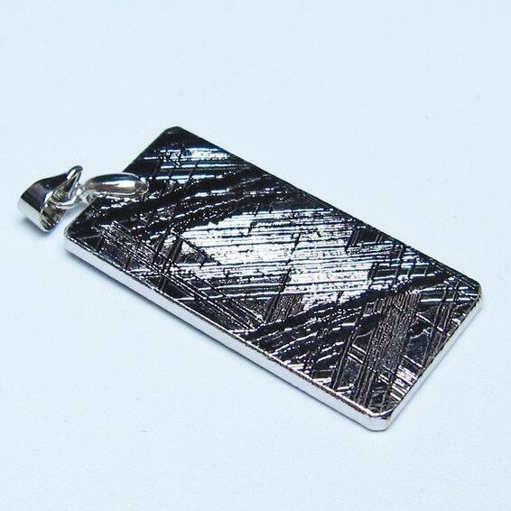 ギベオン ペンダント 隕石 メテオライト 一点物 おまかせ便 112-13448