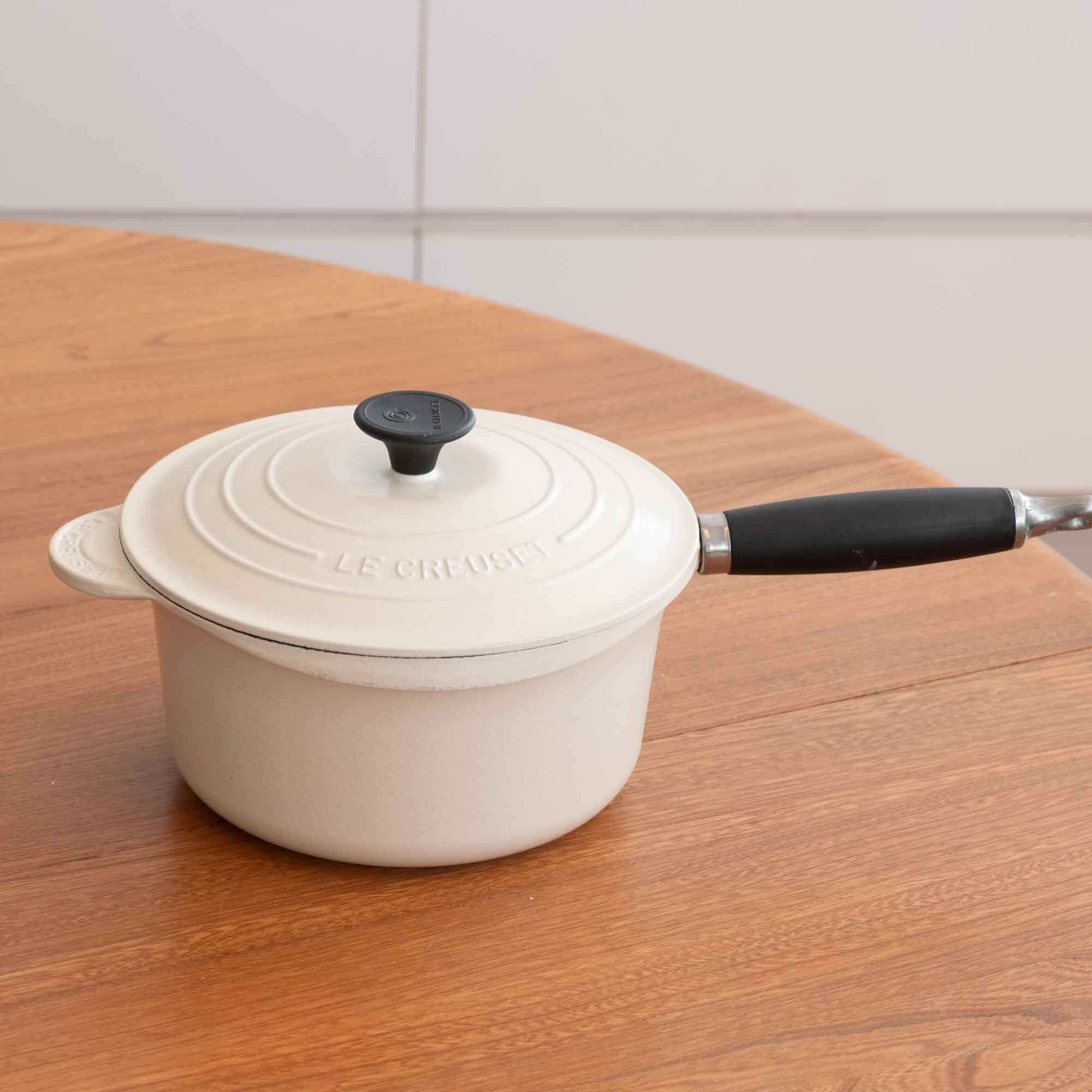 ビンテージ　ル・クルーゼ　LE CREUSET　ホワイト　サイズ２０　樹脂製ハンドル　　新品・未使用品です。