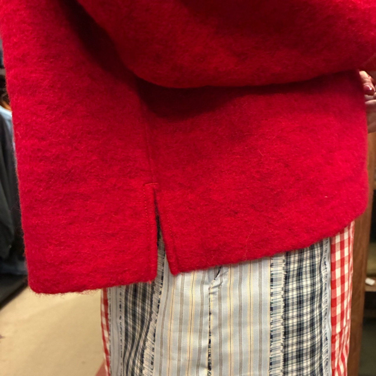 UNIVERSAL TISSU　ユニバーサルティシュ　ウールシャギー プルオーバー　アカ　レッド　ベージュ　トップス　ニット　スエット　ジャージー素材　日本製