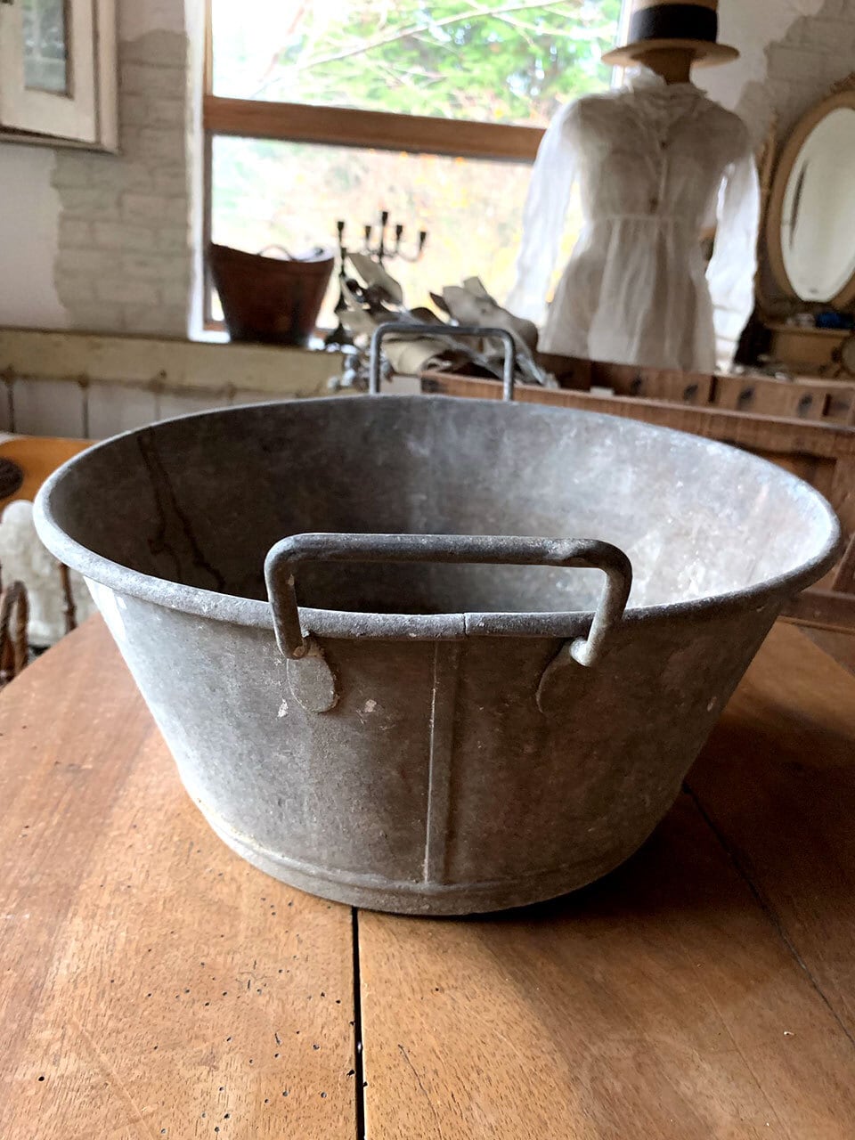 大きなブリキのタライ