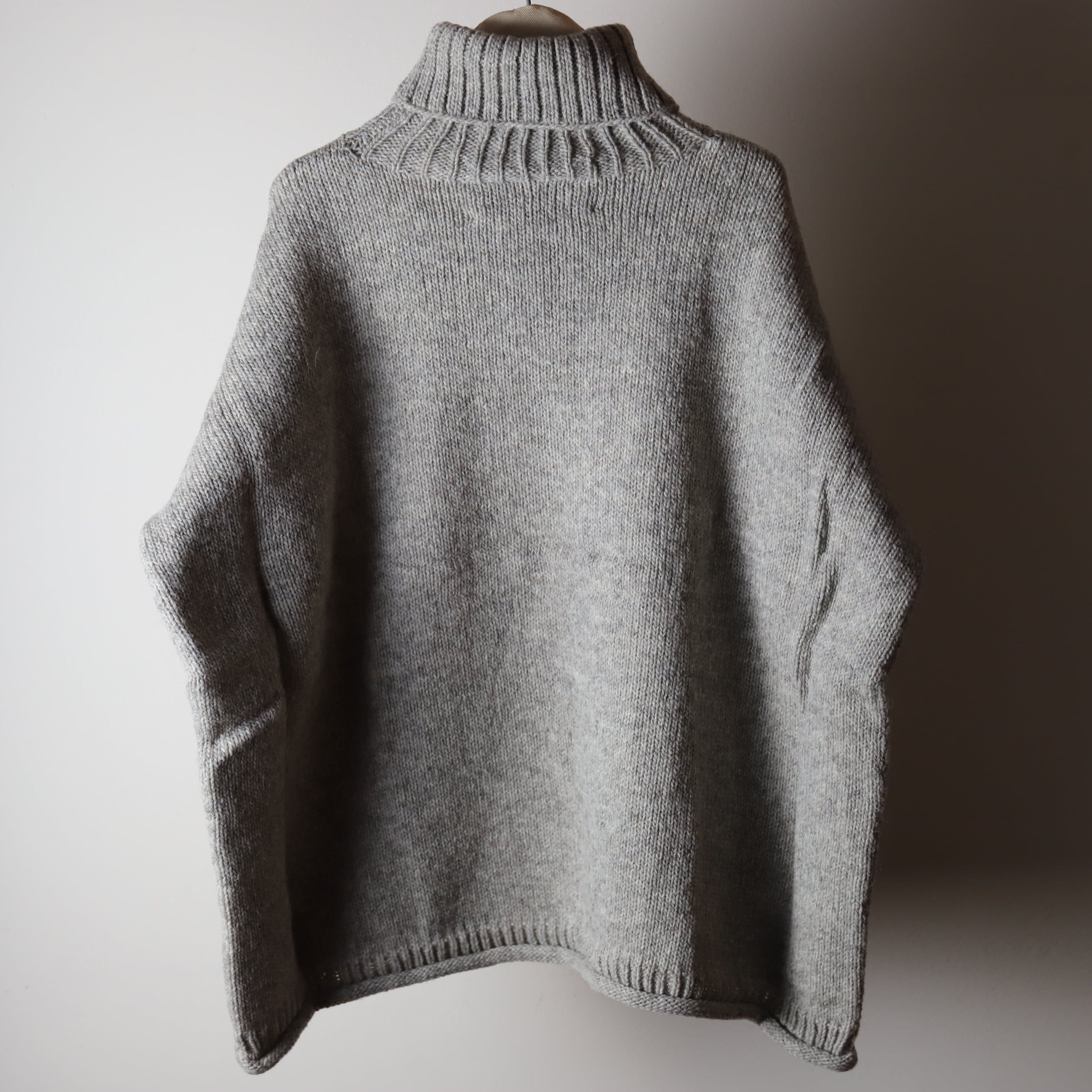 utilite ペルーハイランドタートルネックプルオーバー utilite｜ペルーハイランドウール タートルネックプルオーバー - STAMP