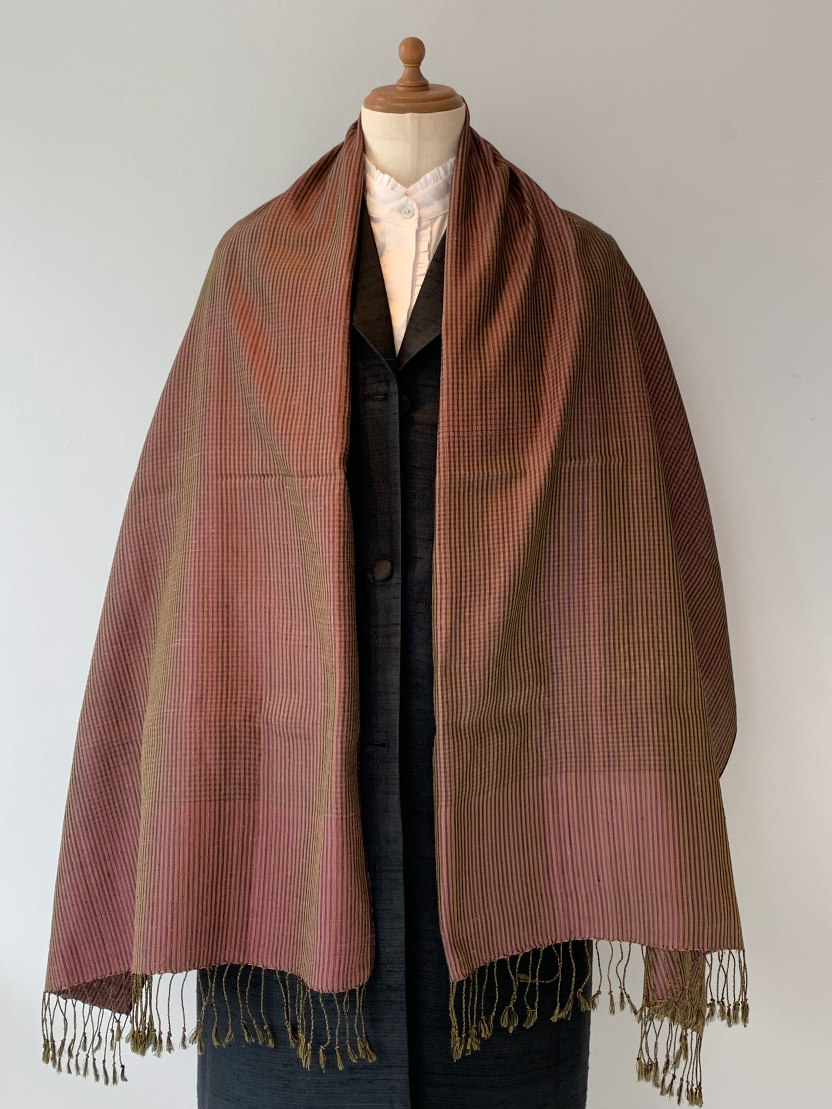 【新柄】ストール シルクストール カンボジアシルク ゴールデンシルク エンジ 秋冬ファッション