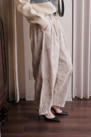 jacquard flower denim pants beige