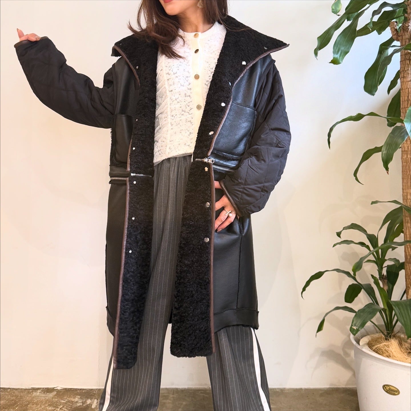 新品　eimee law リバーシブルムートン　ミドル丈コート Eimee Law（エイミーロウ）の「リバーシブルムートン ミドル丈