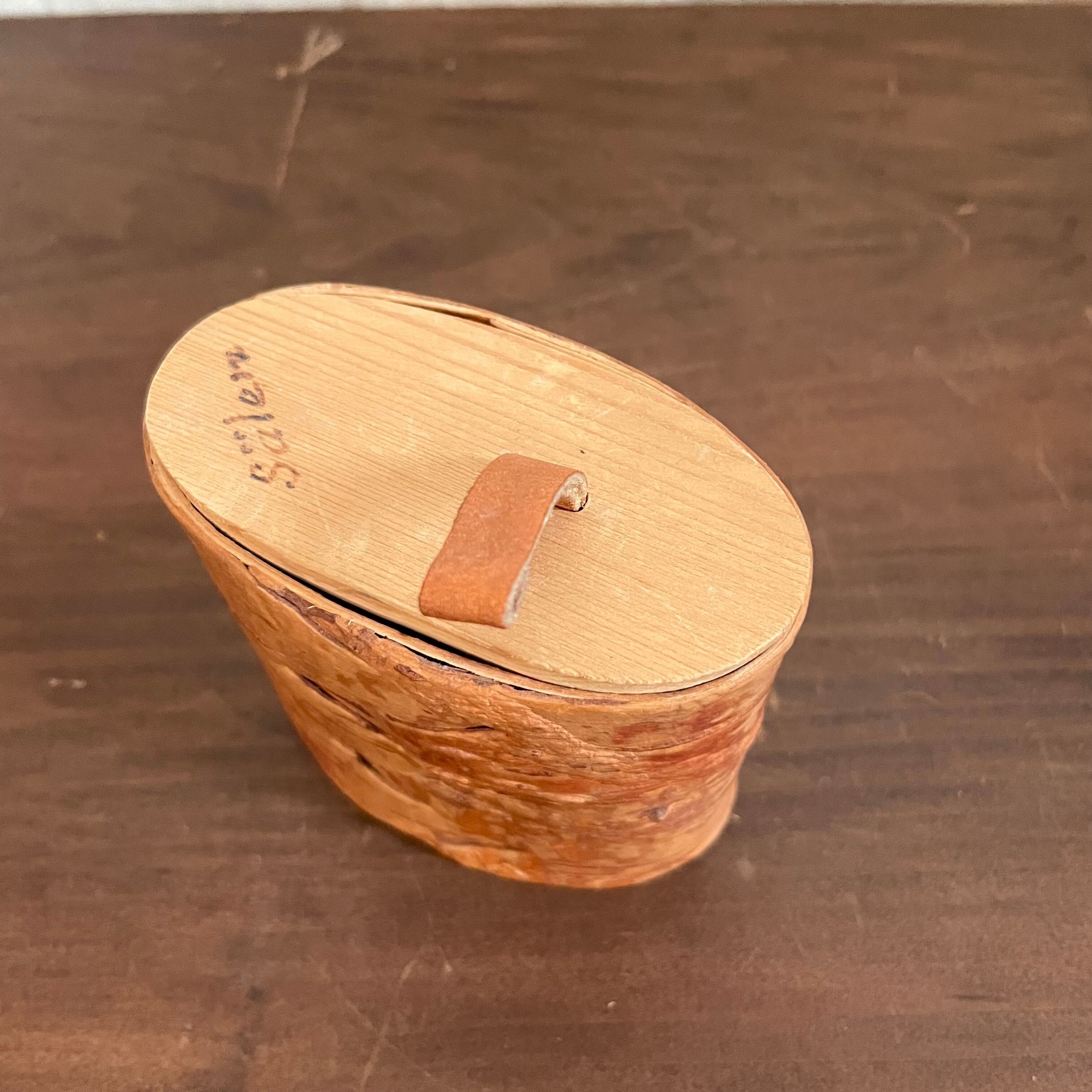 白樺の樹皮のいれもの27 | tsuitachi craft&brocante