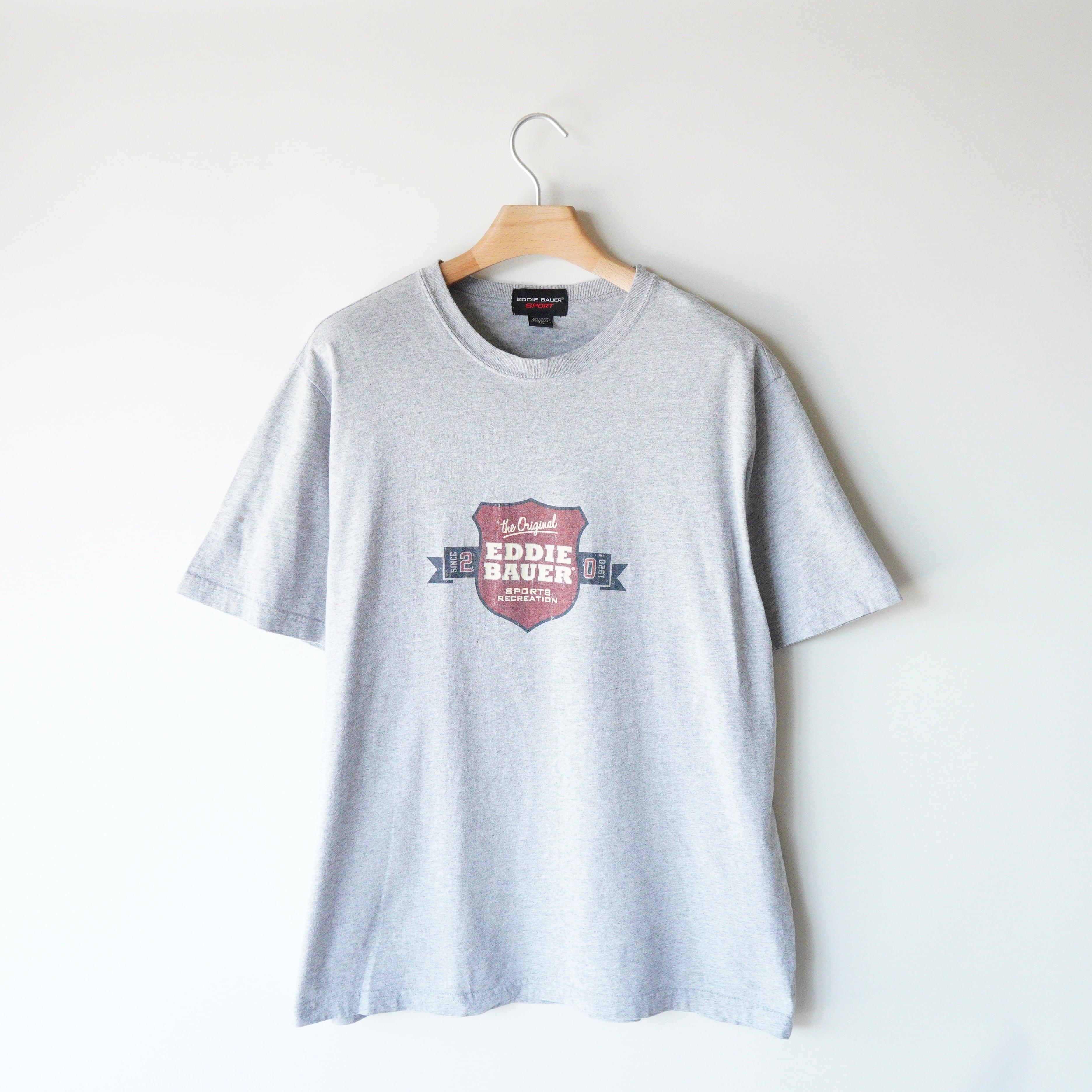 "Eddie Bauer" T-shirt