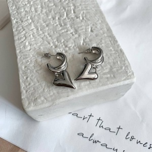 heart-motif hoop earrings　J00511
