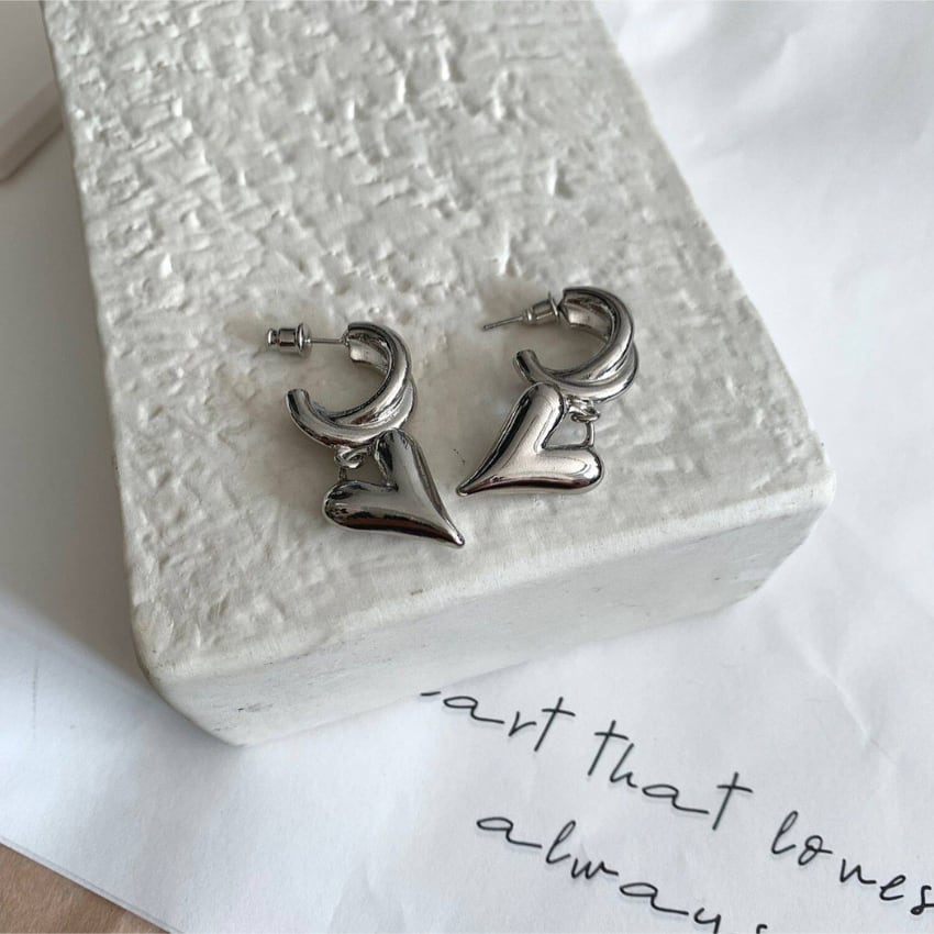 heart-motif hoop earrings　J00511