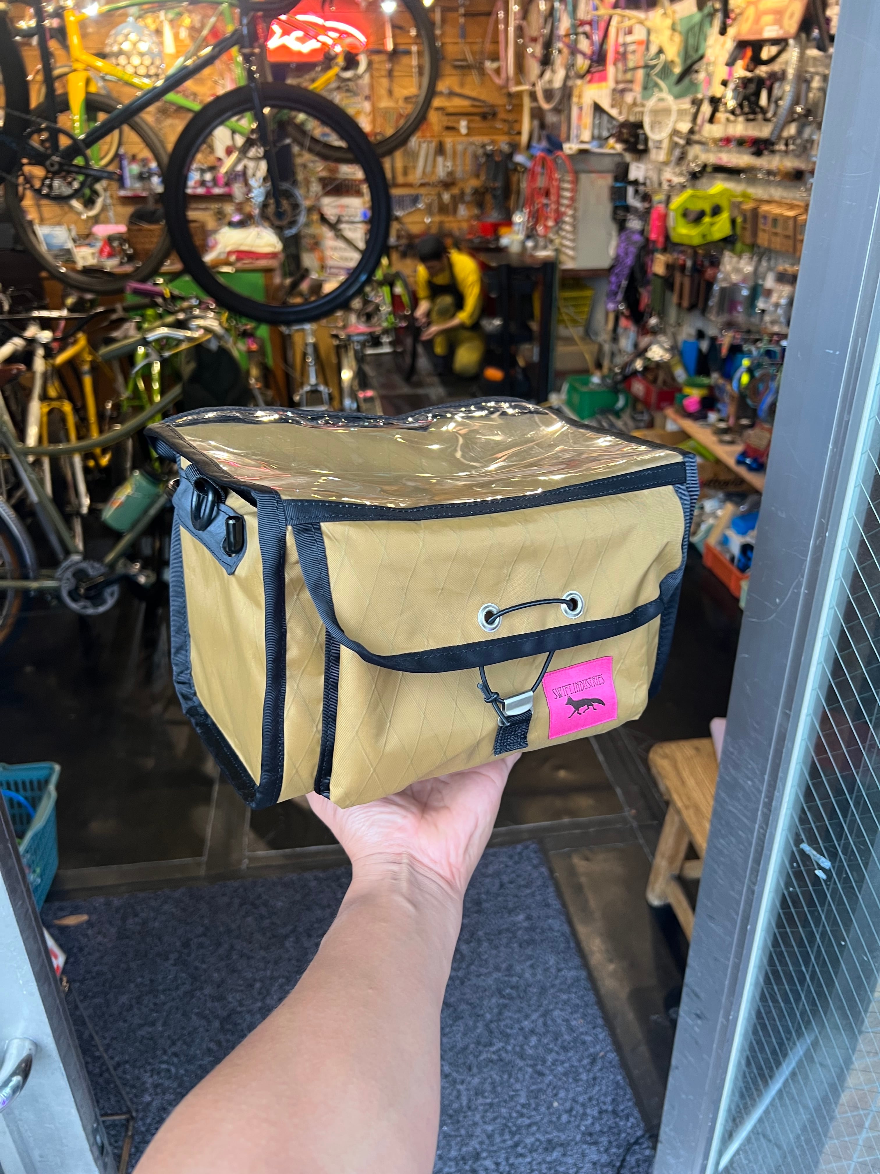 SWIFT INDUSTRIES】 PALOMA HANDLEBAR BAG(COYOTE) | Humhumhug Online