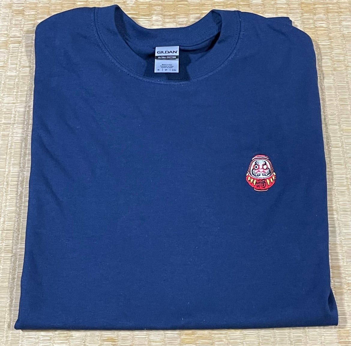 ダルマ刺繍Tシャツ NAVY /ネイビー | YOKOZUNA SHOTEN ダルマ刺繍Tシャツ NAVY /ネイビー | YOKOZUNA SHOTEN