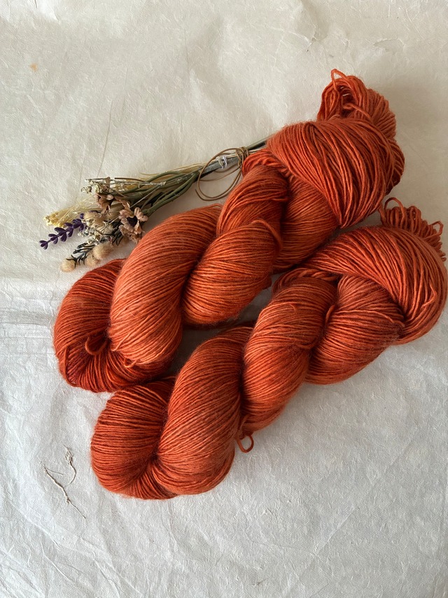 【受注販売: 10月中旬〜下旬に順次発送】枯葉色（meriyasu fingering, meriyasu sock, meriyasu BFL) 画像