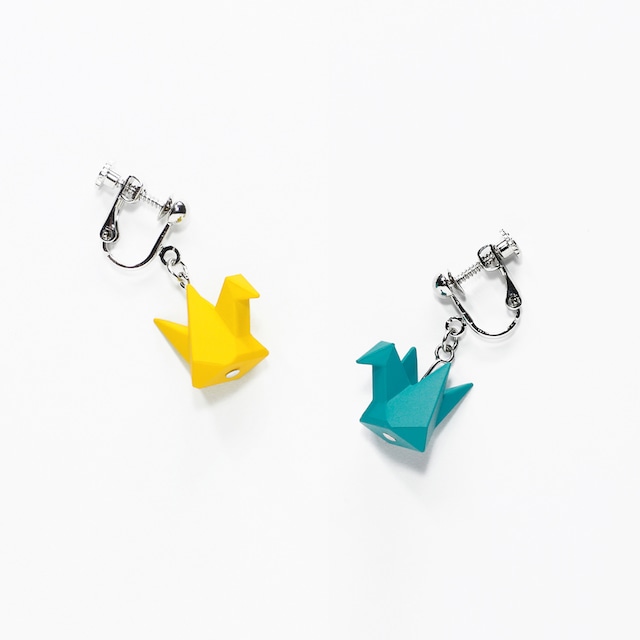 折り鶴チャーム マット イヤリング / ウクライナ応援カラー（ターコイズ＆イエロー）/ Matte orizuru charm (Clip-on earrings), color set of prayer for Ukraine, Turquoise & Yellow