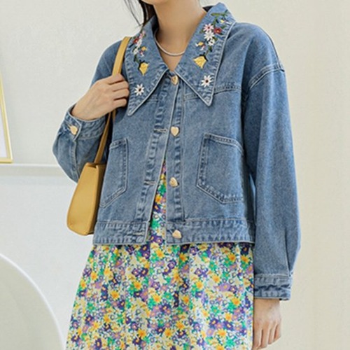 デニムジャケット レディース カラバリ1色 ブルー デニム ジャケット 刺繍 花 フラワー ハートボタン 春 新作 ユニーク襟 カジュアルスタイル 学生 通学 シンプル サイズ3展開 S M L