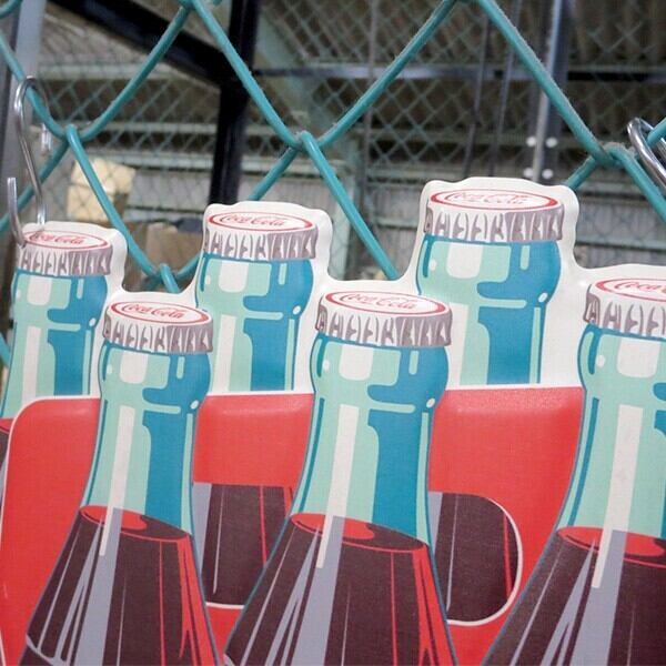 海外直輸入】ダイカット エンボス メタルサイン COCA-COLA 6 PACK