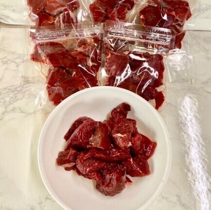 鹿肉ぶつ切り【お試し】200ｇ（100g×2袋）犬用 国産 無添加 天然 生肉 冷凍 小分 ジビエ