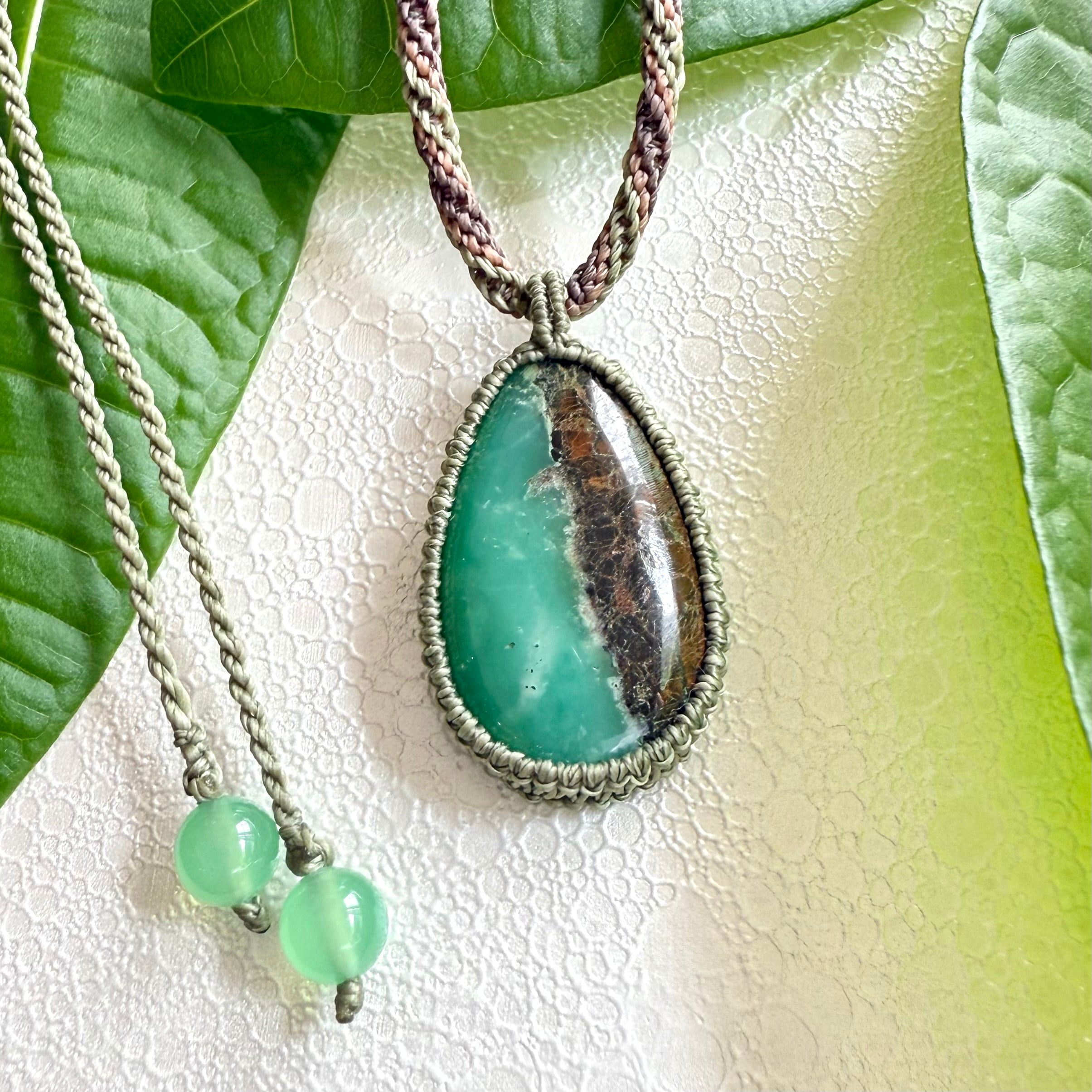 ネット限定 § マクラメ編み § 母岩付きクリソプレーズ § しずく型