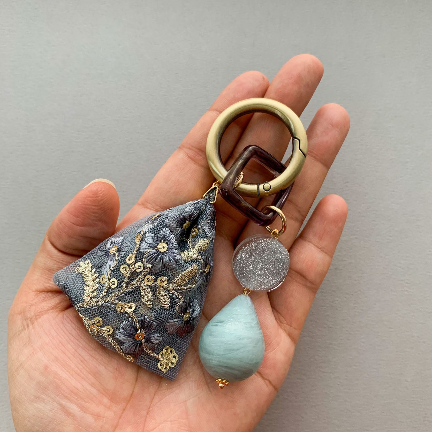 再入荷〉インド刺繍リボンとビーズのバッグチャーム | Dua