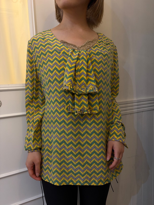 Valentino garavani  / vintage tie design tops. (O)