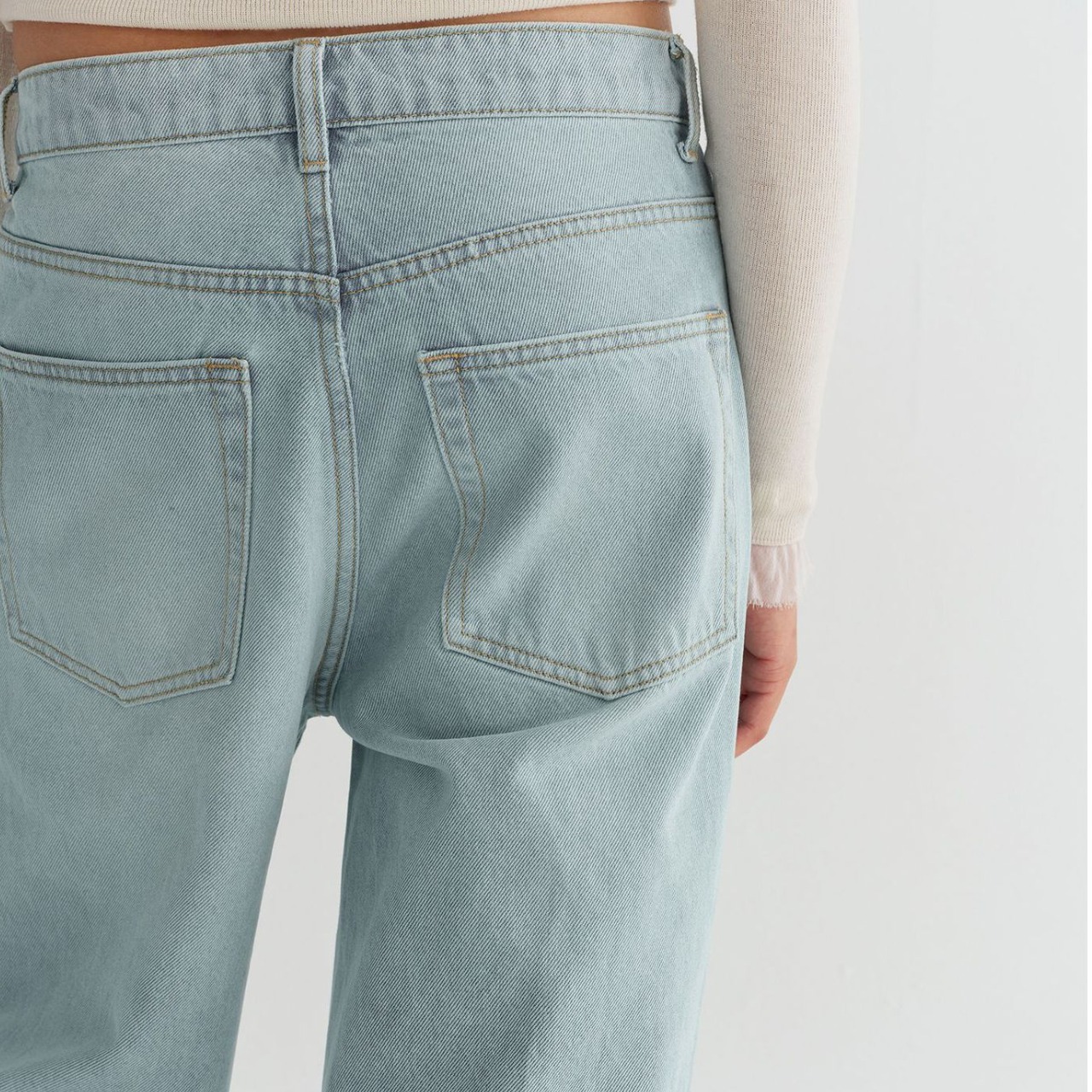 Light Wash Straight Denim T6185
