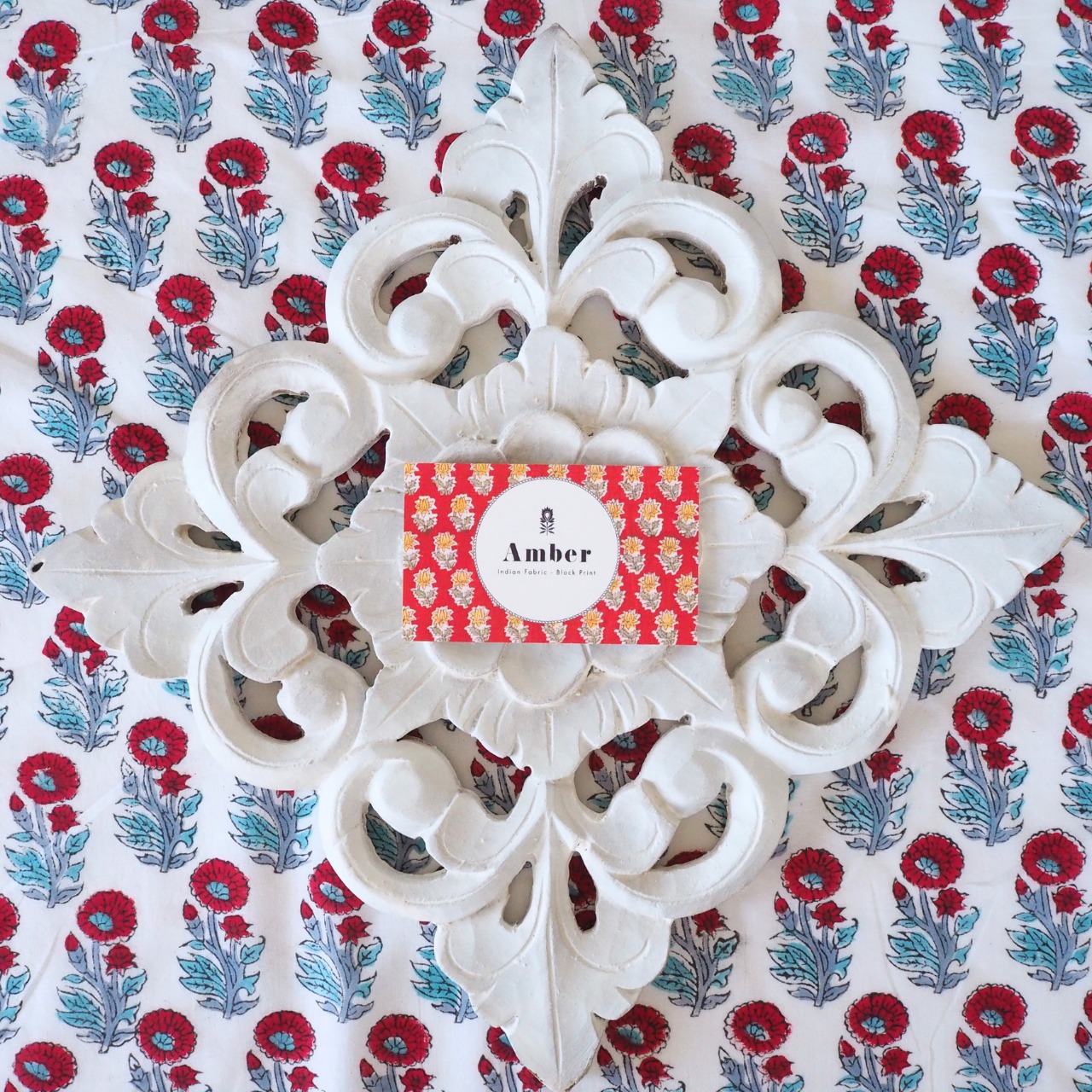 ブロックプリント生地【50cm単位】インド綿 小花柄 白×赤/緑 #11510-WT1