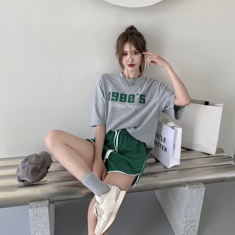 ブラックプリント柄ラウンドネックTシャツ トップス ショーツ カジュアルパンツ ブルマー Oネック ブラックストロベリース52914007586