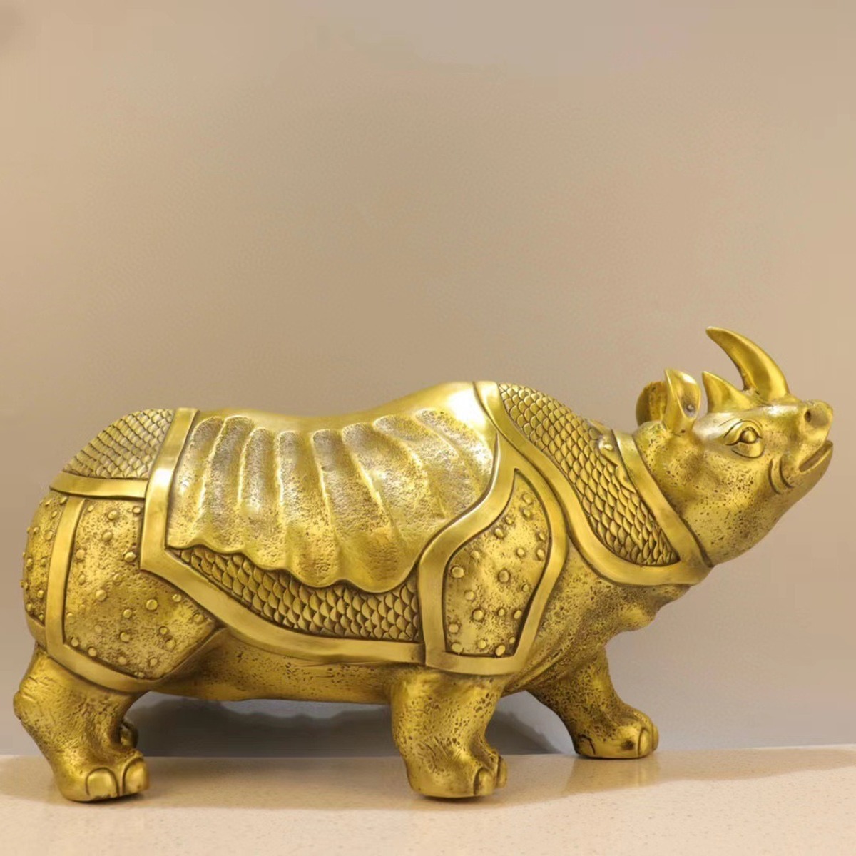 サイ 置物 オブジェ 金 ゴールド 黄金 招財 幸運 長寿 縁起物 魔除け 