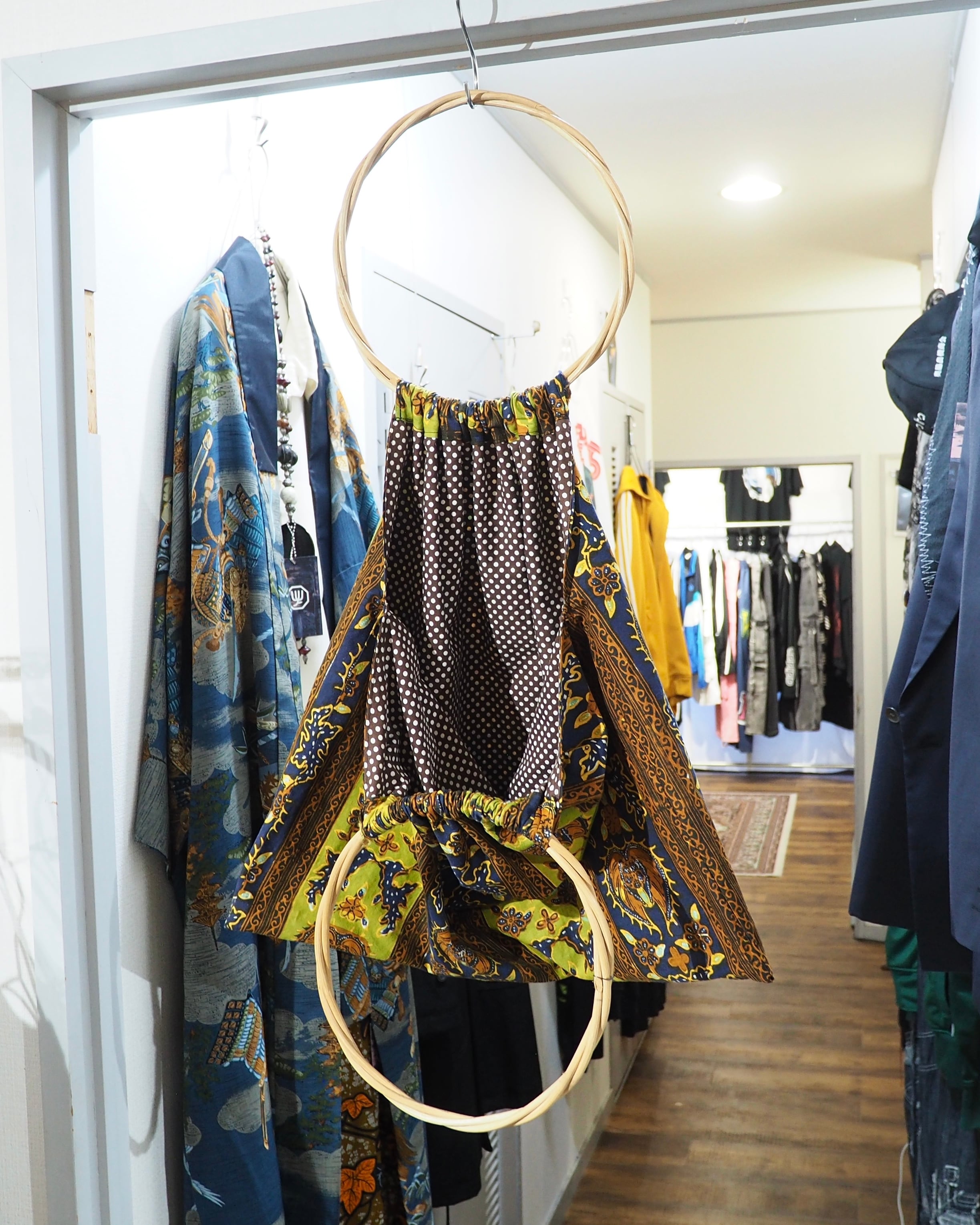 ” Unknown ” Ethnic × Dot pattern Wood Ring Reversible Hand Bag