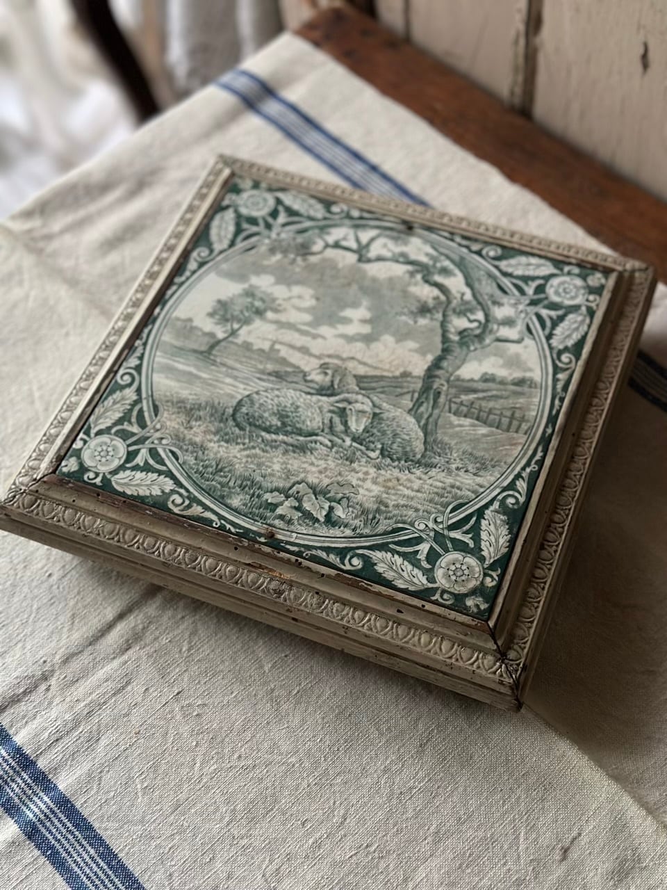 GIEN窯 陶器の鍋敷き トリベット 田園風景と羊 | Brocante de La