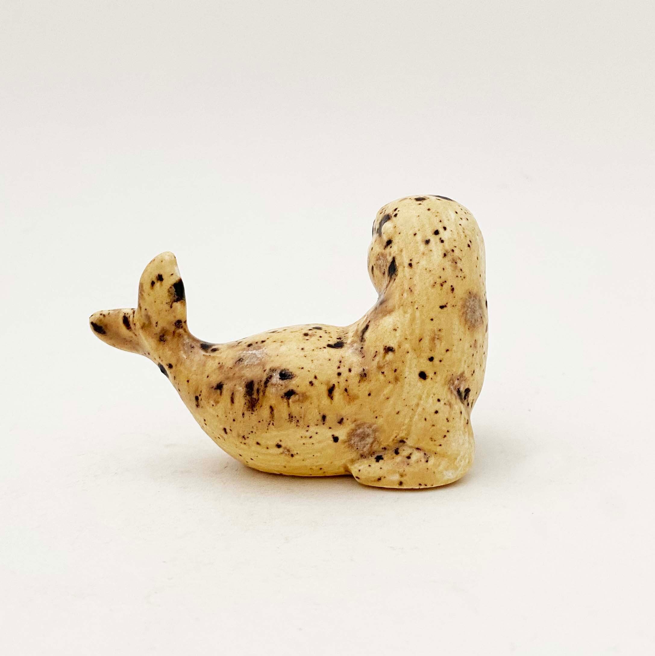 陶器のアザラシ(アラスカ土産)