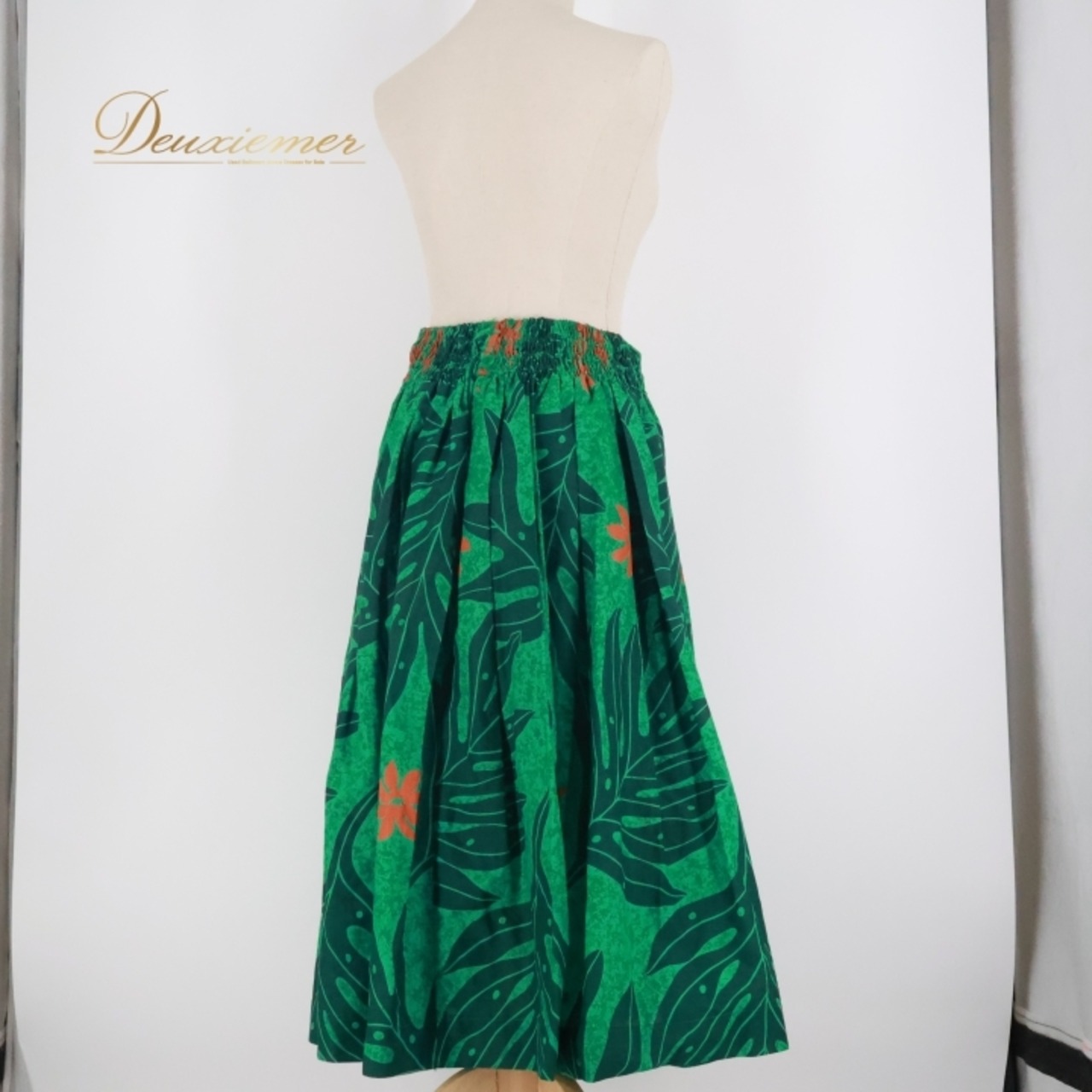 フラダンス 衣装 パウスカート グリーン系 ハワイアンプリント アロハ フラワープリント フラ ダンス 花柄 植物柄 レッスン 練習 シングル スカート オレンジ系 緑 オレンジ 華やか 鮮やか かわいい おしゃれ フェス衣装 ダンス衣装 ハワイ アロハシャツ トロピカル おしゃれカジュアル レディーススカート 練習着 スポーツ 衣装用 スカート丈 シンプル お洒落