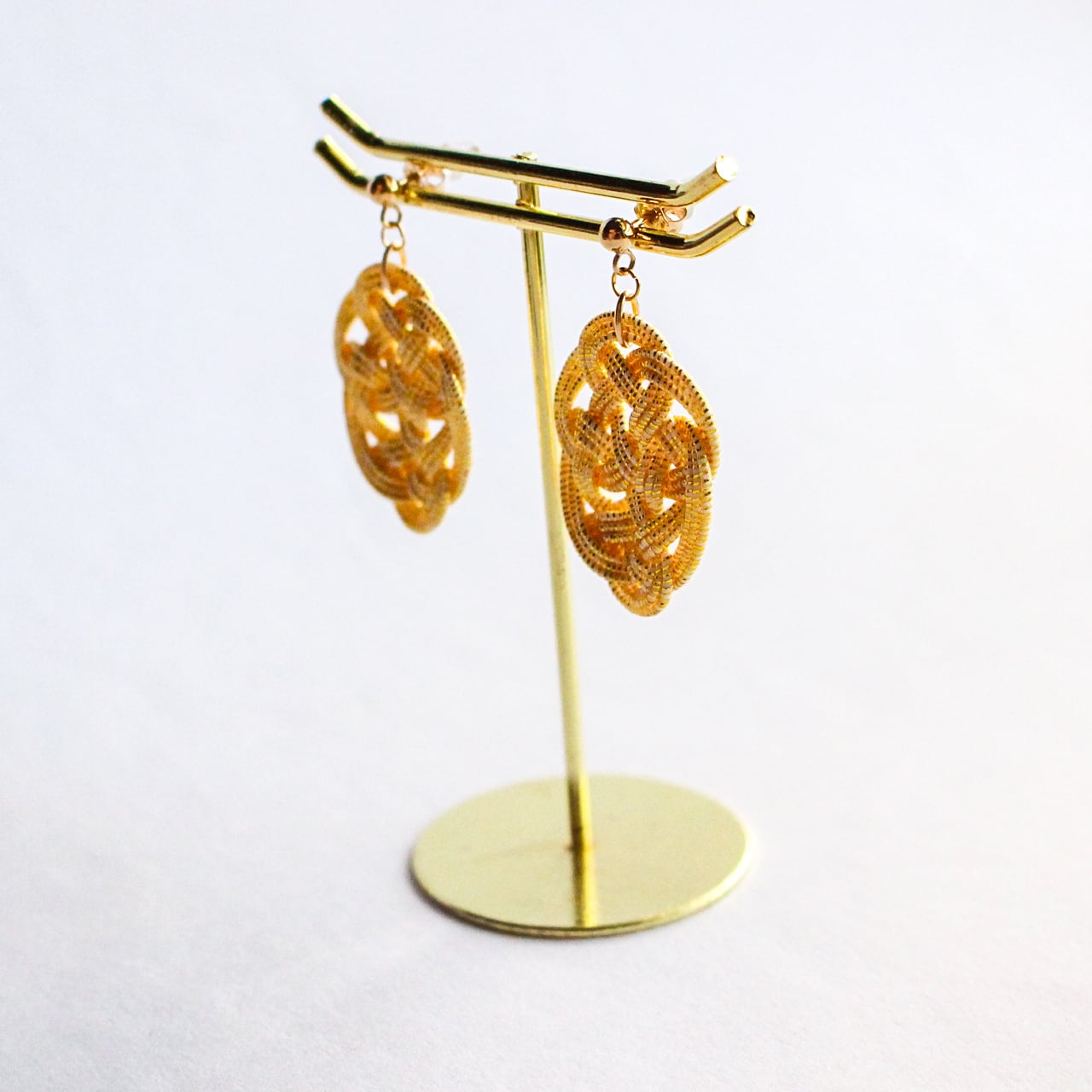 水引ピアス・イヤリング - TSUYA - ゴールド | 紙単衣 - kamihitoe