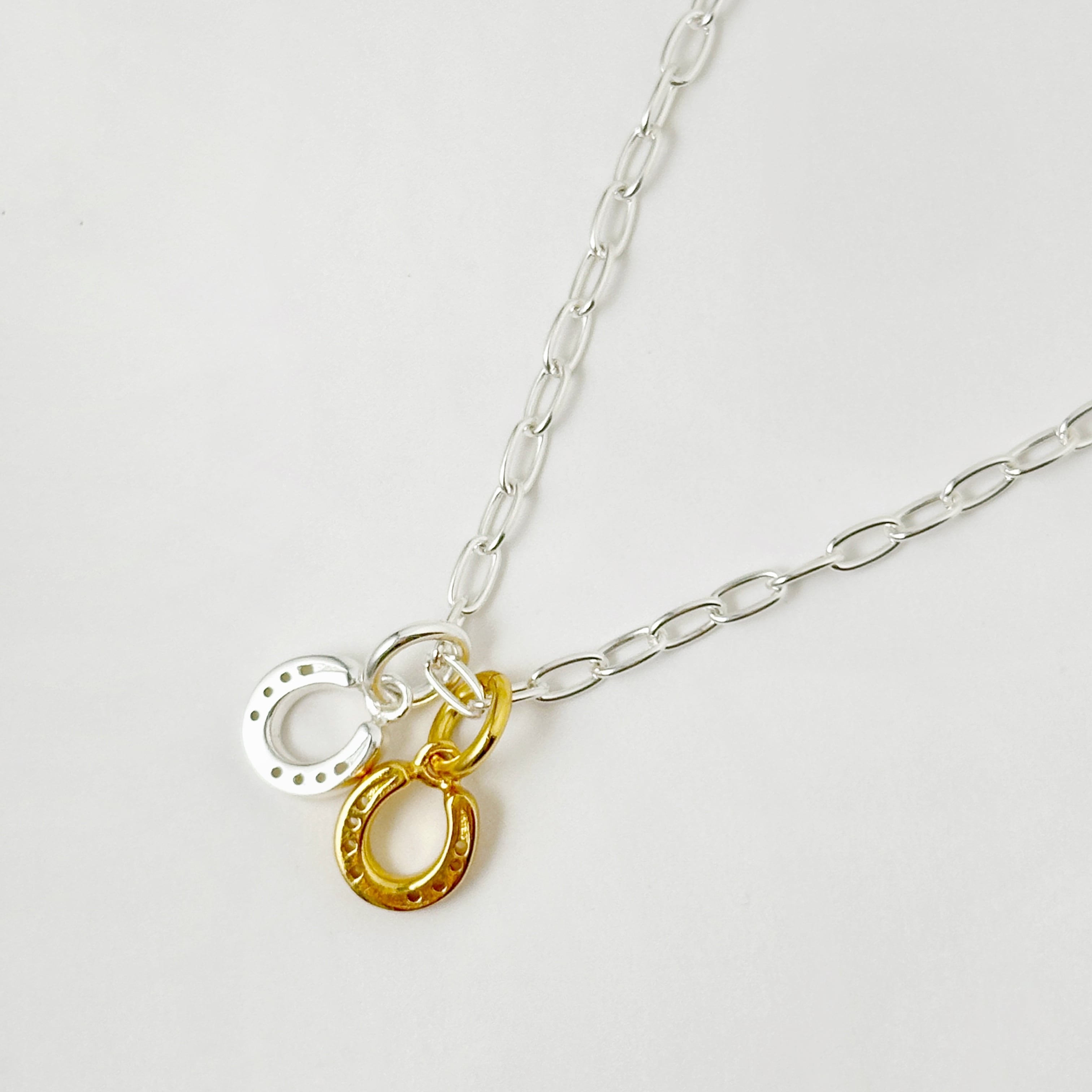 Gold Coating& Silver コンビ 上向き ホースシューペンダント馬 蹄鉄