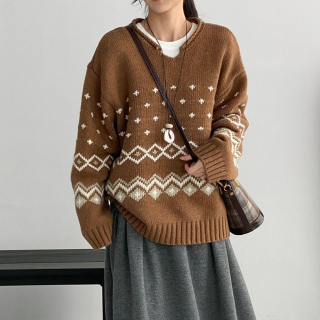 cut v-neck geometric knit　J00354