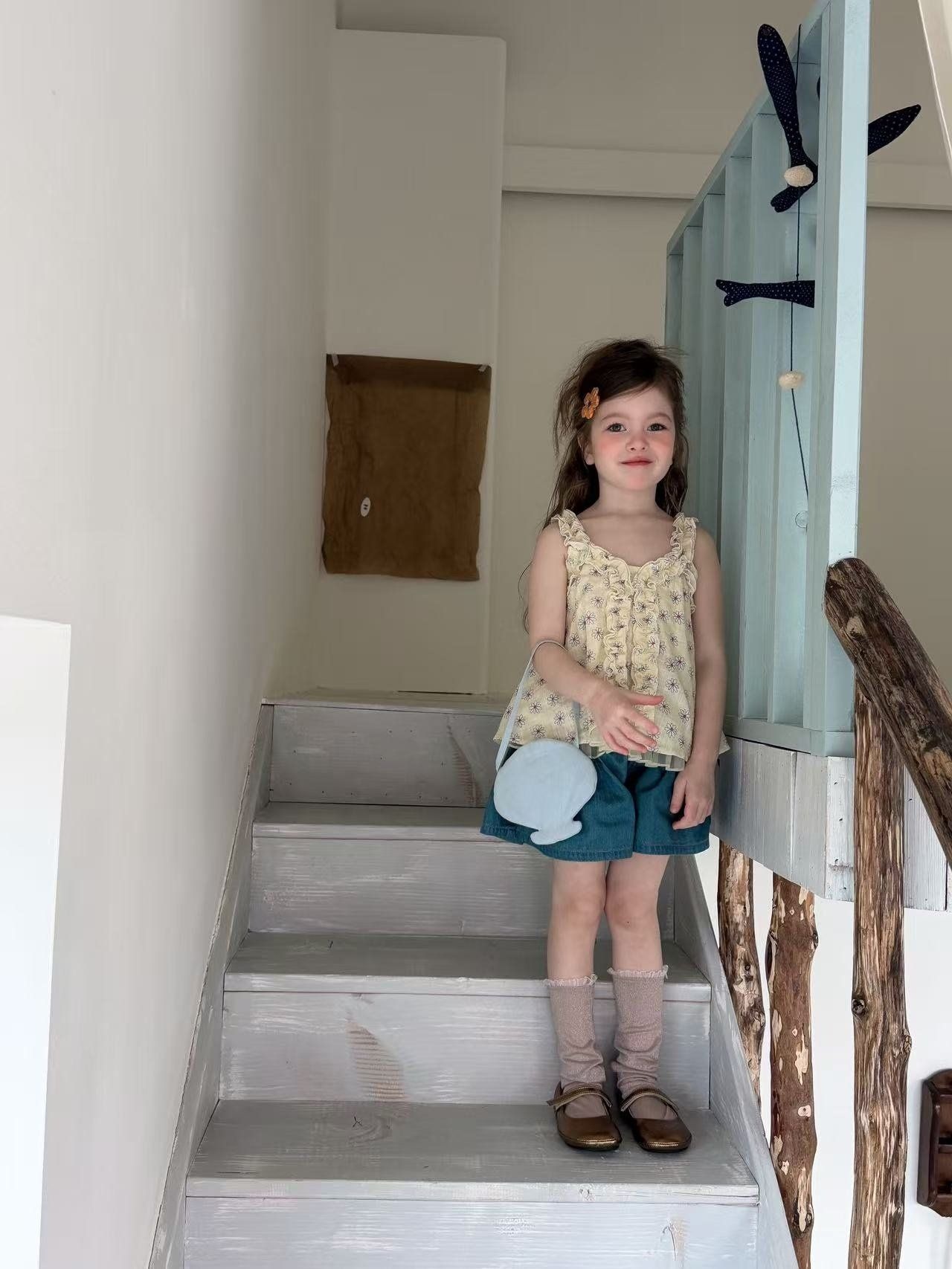 [aiai] Curly Print Sleeveless Top / [아이아이] 꼬불나염나시탑