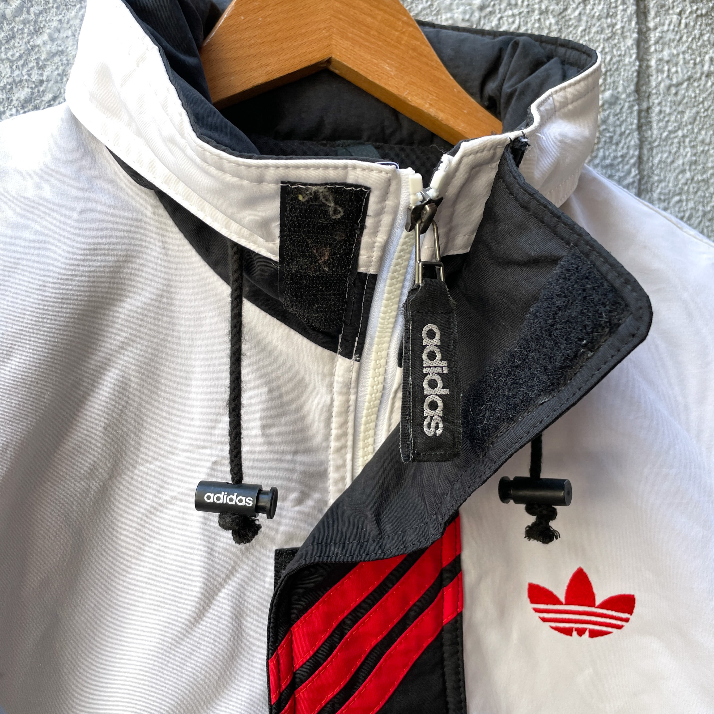 adidas ナイロン　マウンテンパーカー