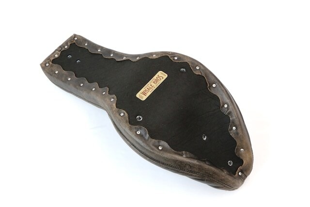 クラックレザー : 60sクラシック コブラシート［タック&ロール］　(CCC02)