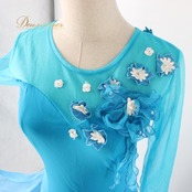 社交ダンス 衣装 スタンダード ドレス ワンピース パーティドレス 水色 ブルー系 ステージ衣装 レース フロート 長袖 花柄 花飾り 準正装 フェミニンデザイン キレイ アウトドアイベント ダンスパフォーマンス 体型カバー おしゃれ お祝いやイベント 新品同様 美しい動き 大人女性用 定番 人気商品