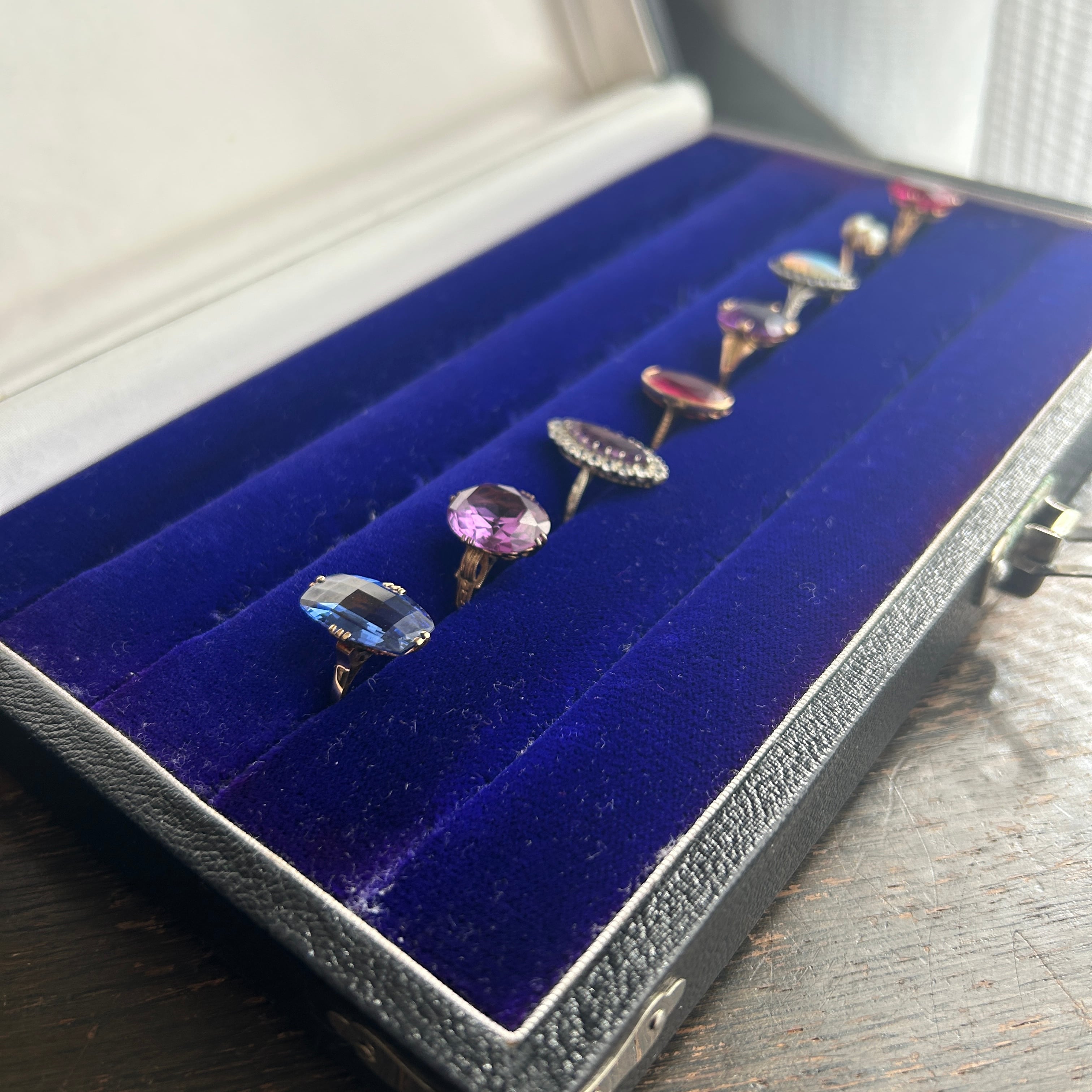 ヴィンテージ リングコレクションケースC  中型　やや太めリング用