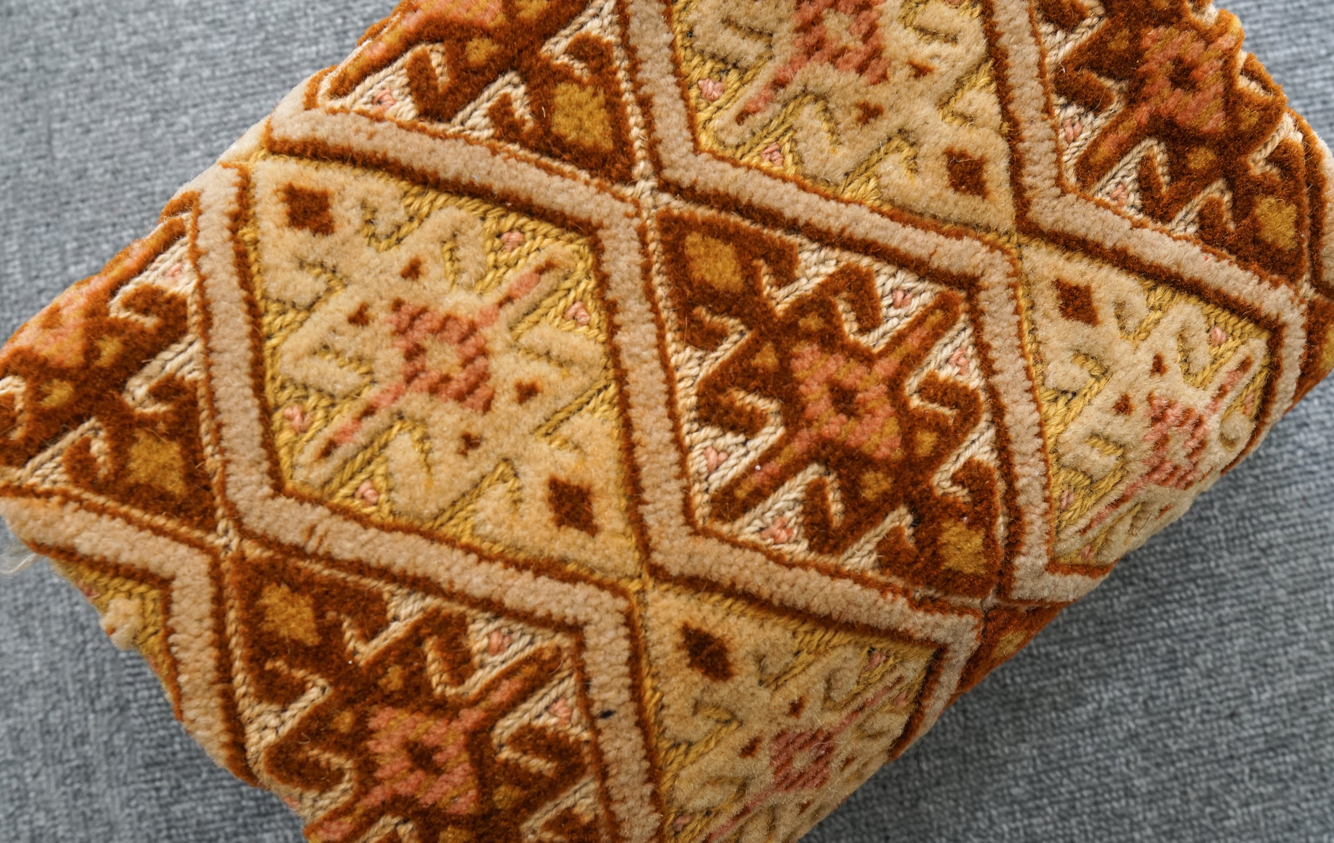 アフガニスタンマシュワニキリム 手織り絨毯size:115㎝ × 76cm