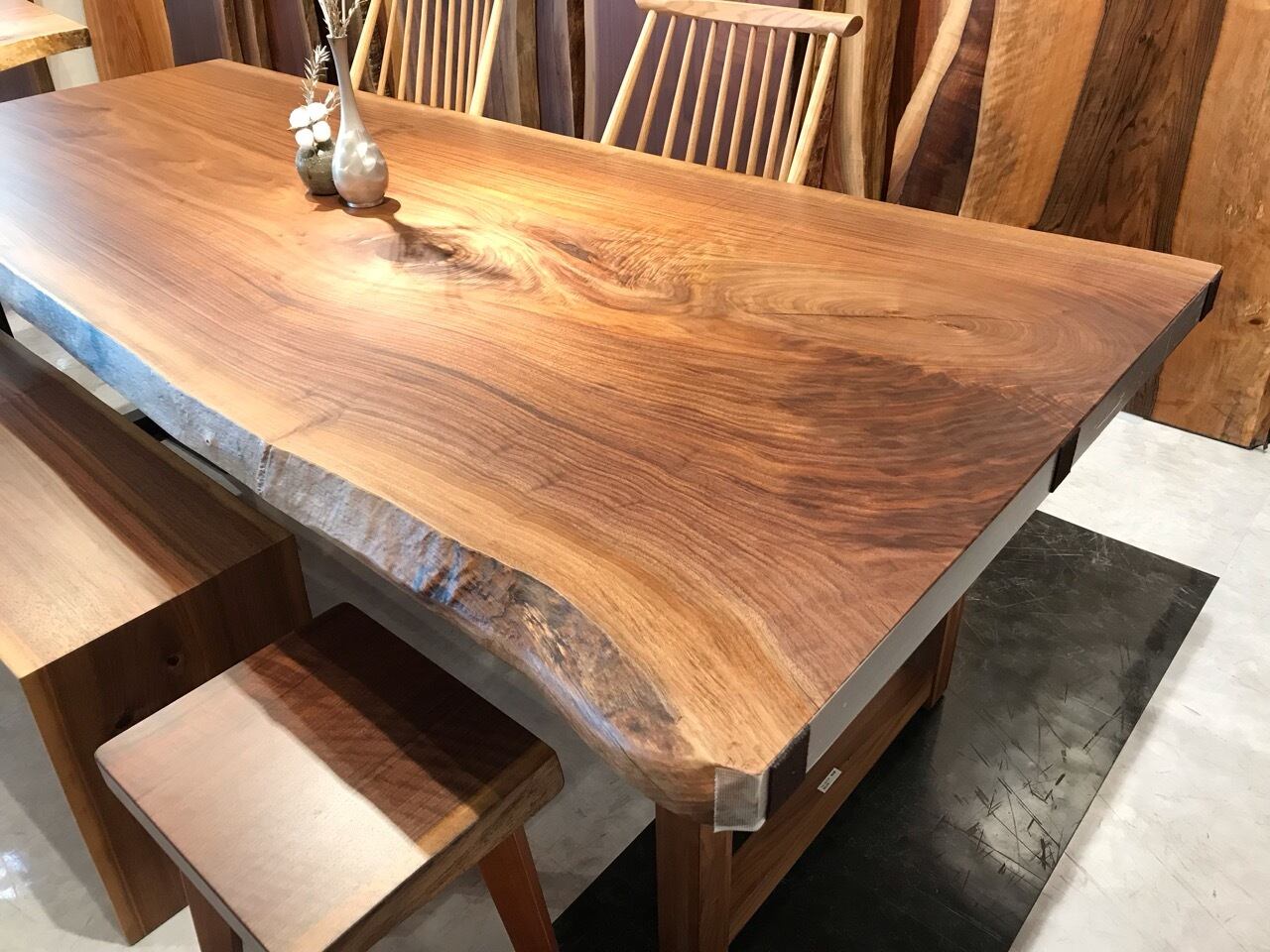 ウォールナット_2100×870-860-1000×55_横浜元町店_テーブル天板/一枚板