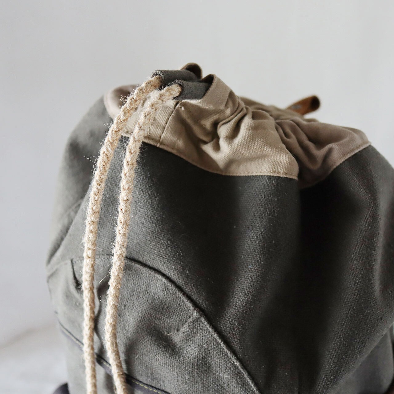 【Deadstock Item】バックパック / Top-flap Draw Backpack/ スミクロ×ゴールデンカーキ・ボトム