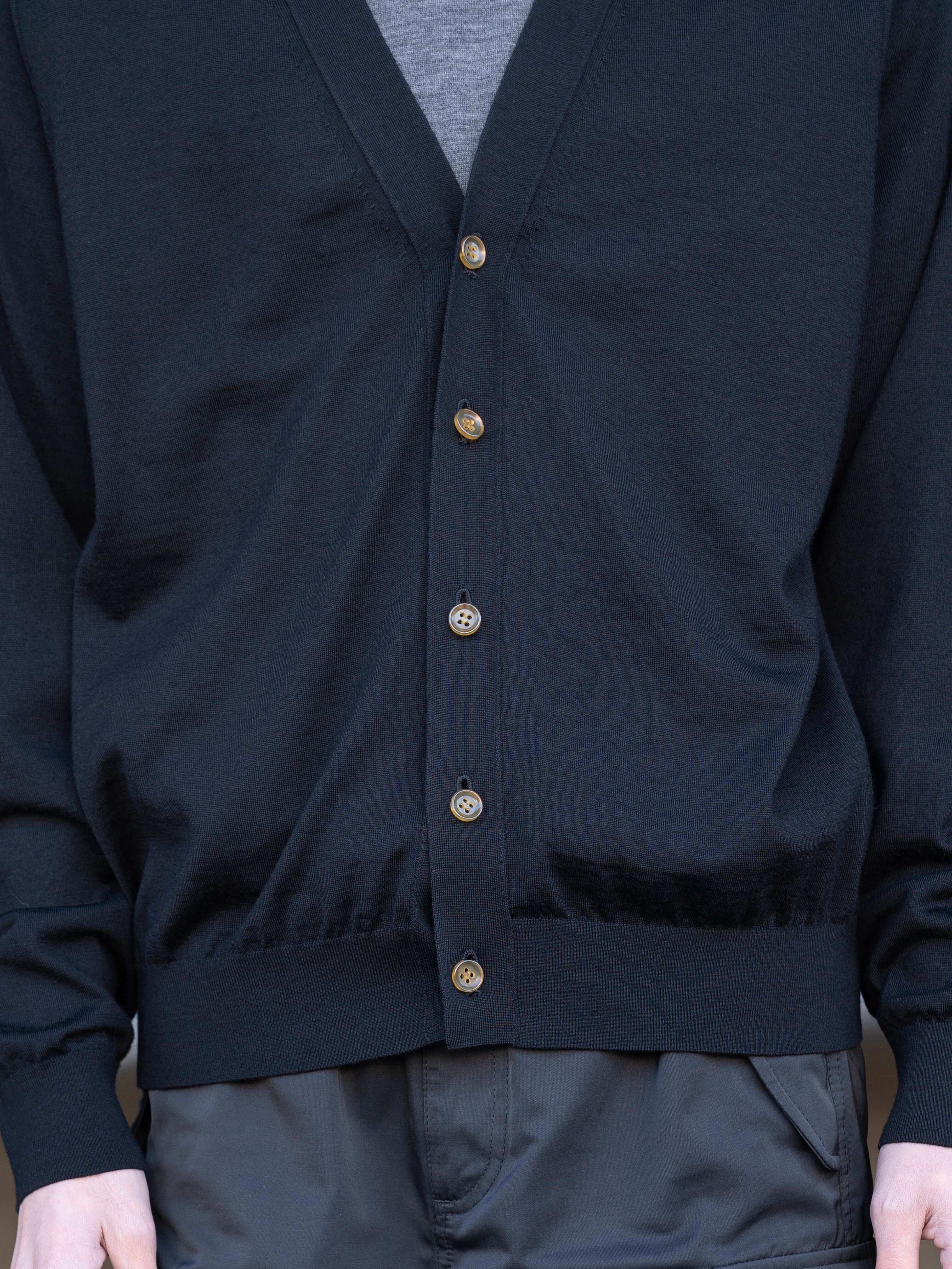 UMEDA 16GG Wool V-neck Cardigan BLACK UM302-UCD16 | BEST PACKING STORE