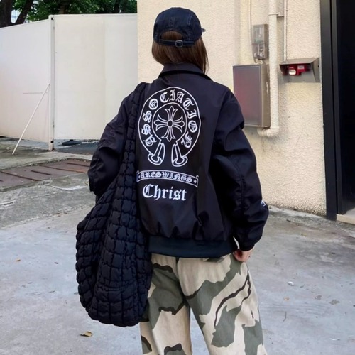 ゴシックグラフィックワークジップブルゾン 3col   R01845